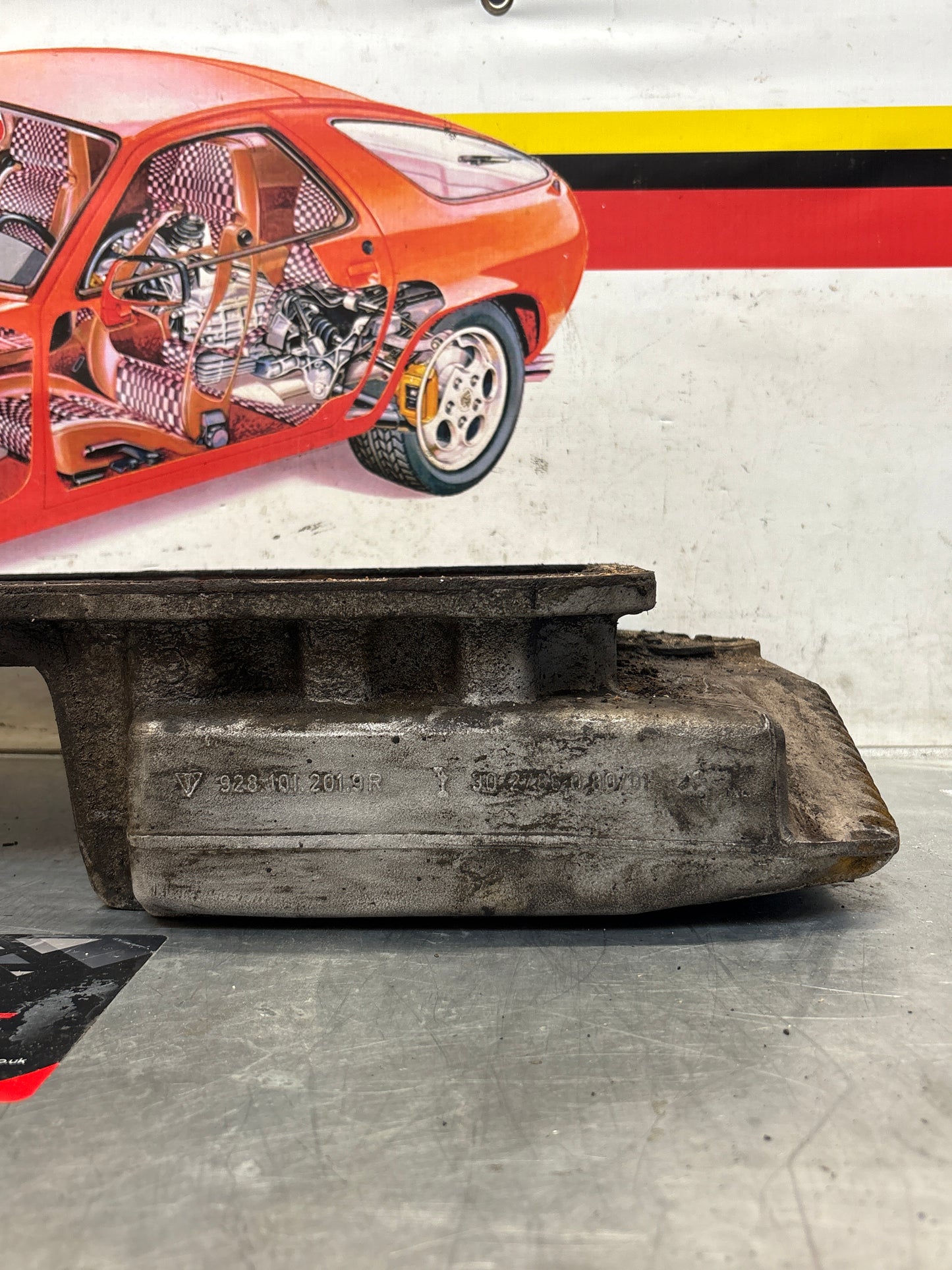 Porsche 928 Engine oil pan, used 9281012019R