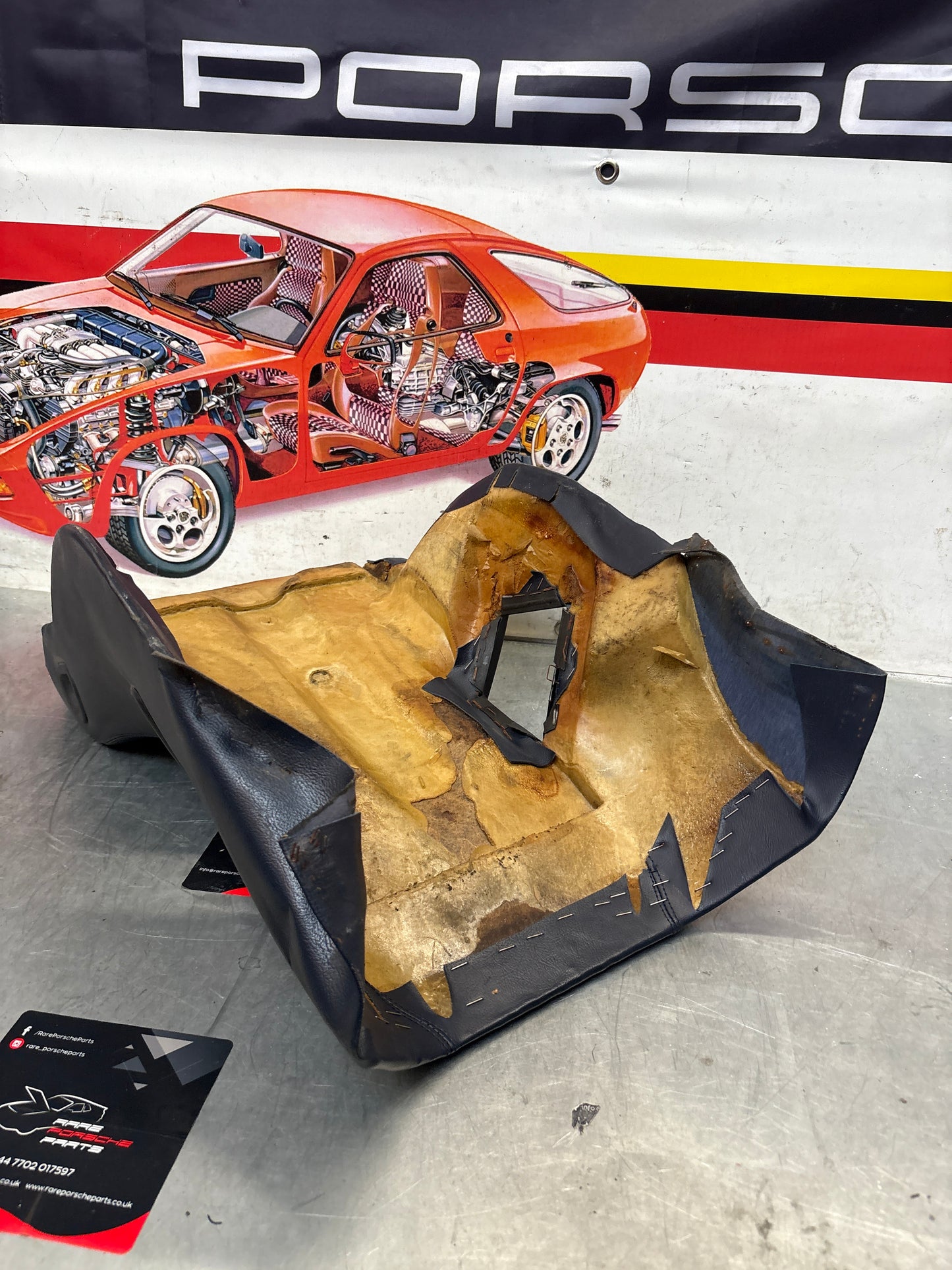 Porsche 928 S center console, rear armrest, marine blue, no package box,used 92852234530