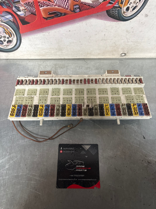 Porsche 928 relay fuse box, for spares or repair 92861010507
