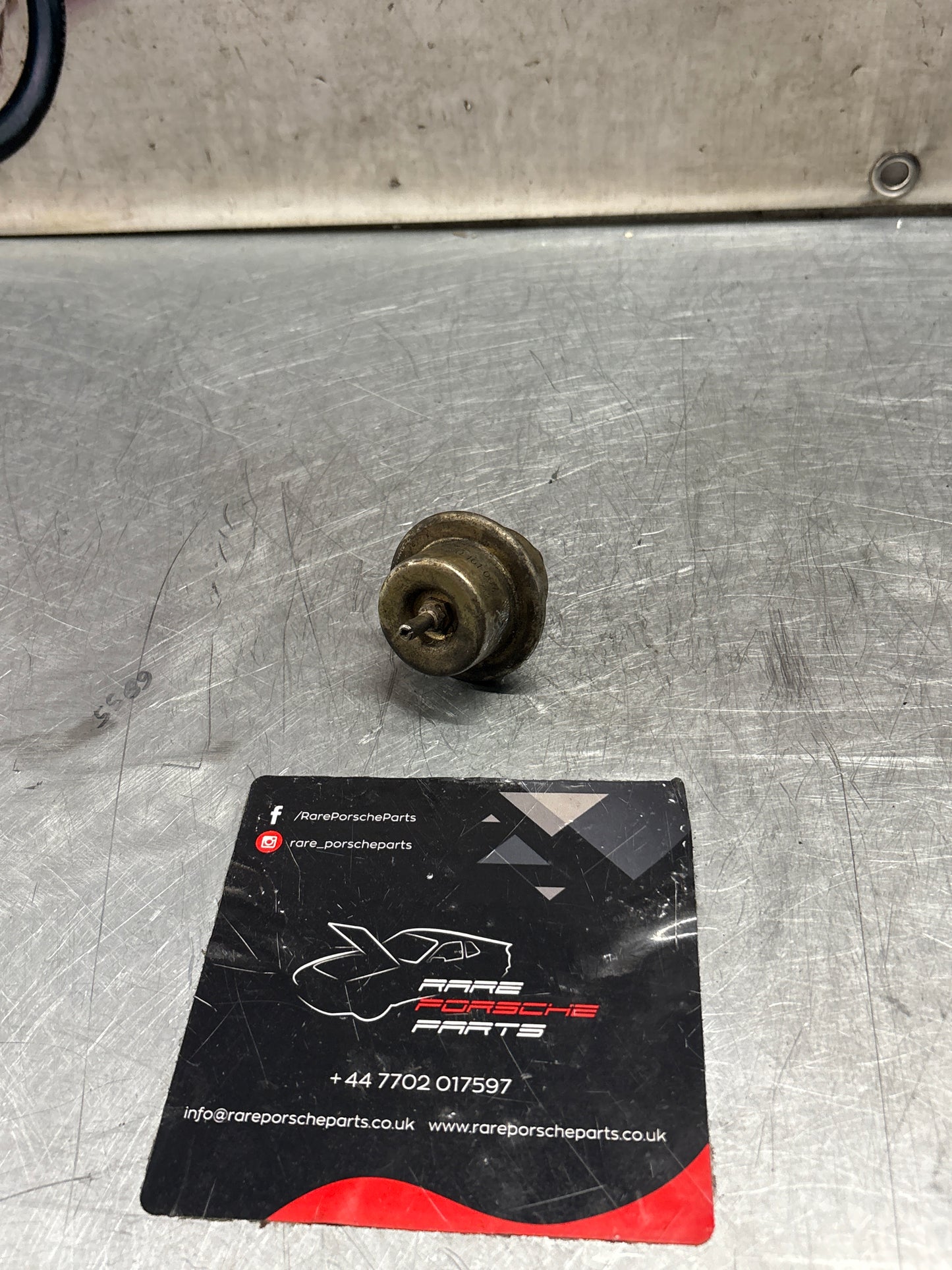 Porsche 944 fuel pressure damper. 0280161007. 0 280 161 007