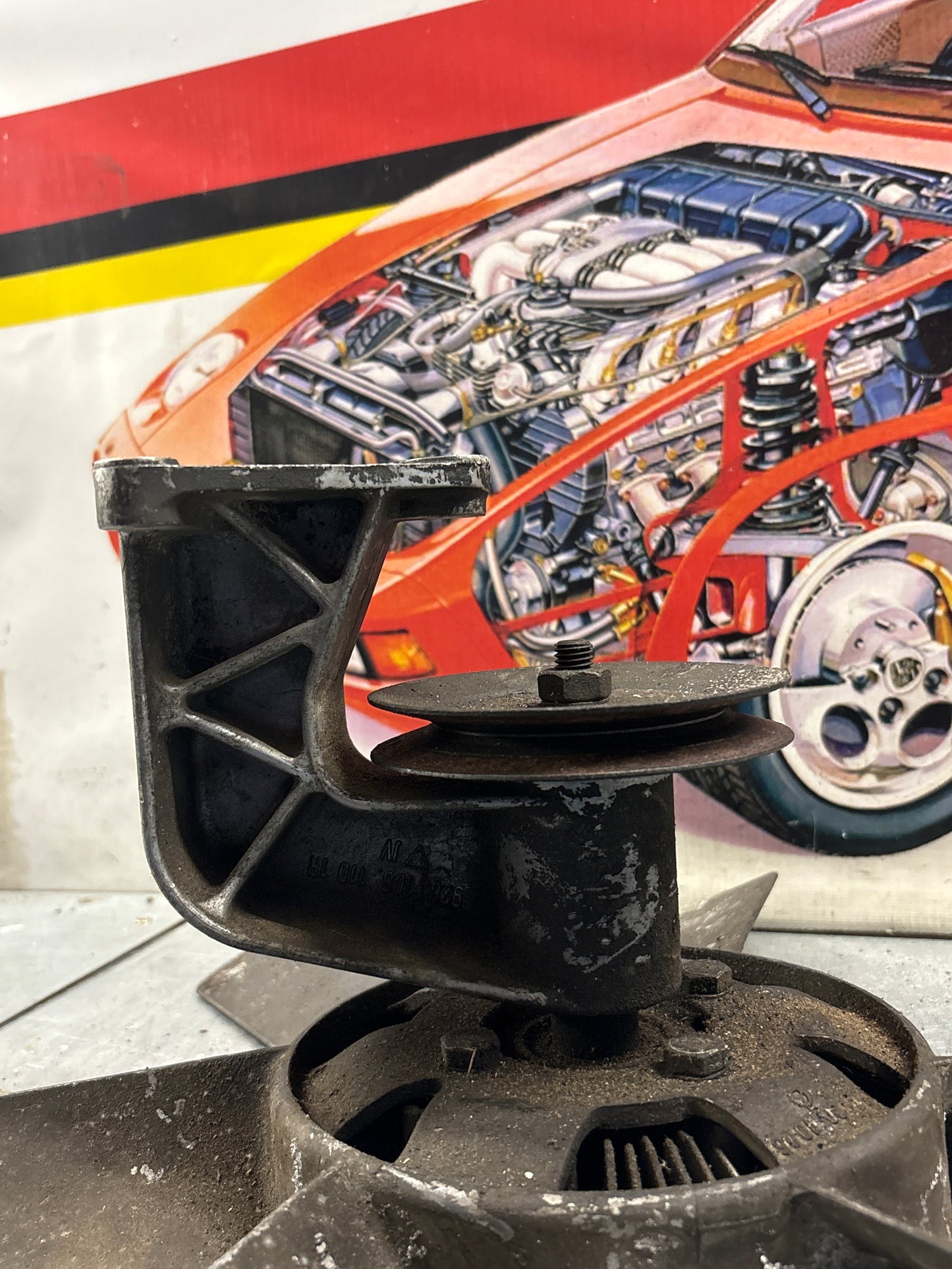 Porsche 928 Engine cooling viscous fan with bracket used 92810613701, 9281061101R