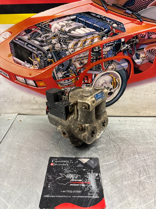 Porsche 928 S4 Bosch ABS pump, used 0265200046 / 92835575505