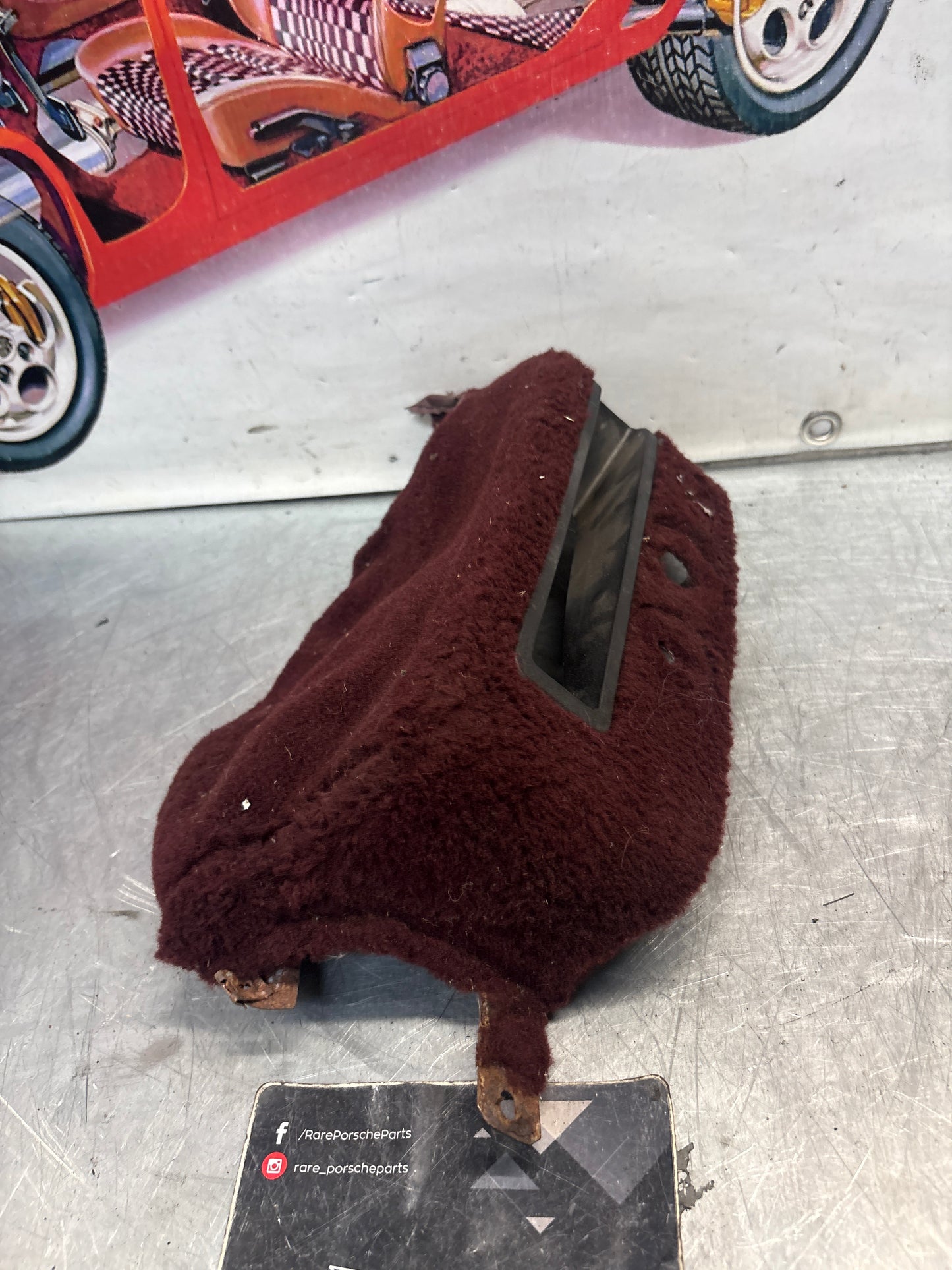 Porsche 928 handbrake sorround carpet, burgundy, used