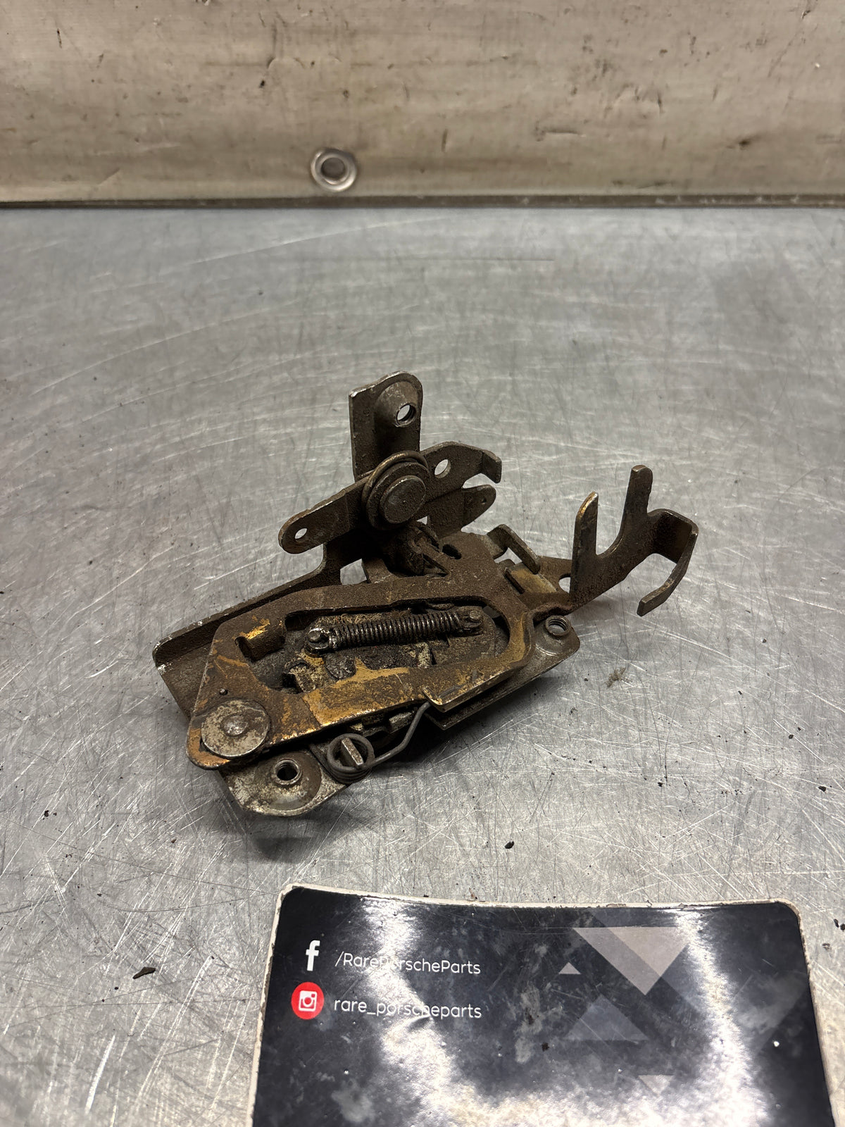 Porsche 914 trunk lock, used 91453105311