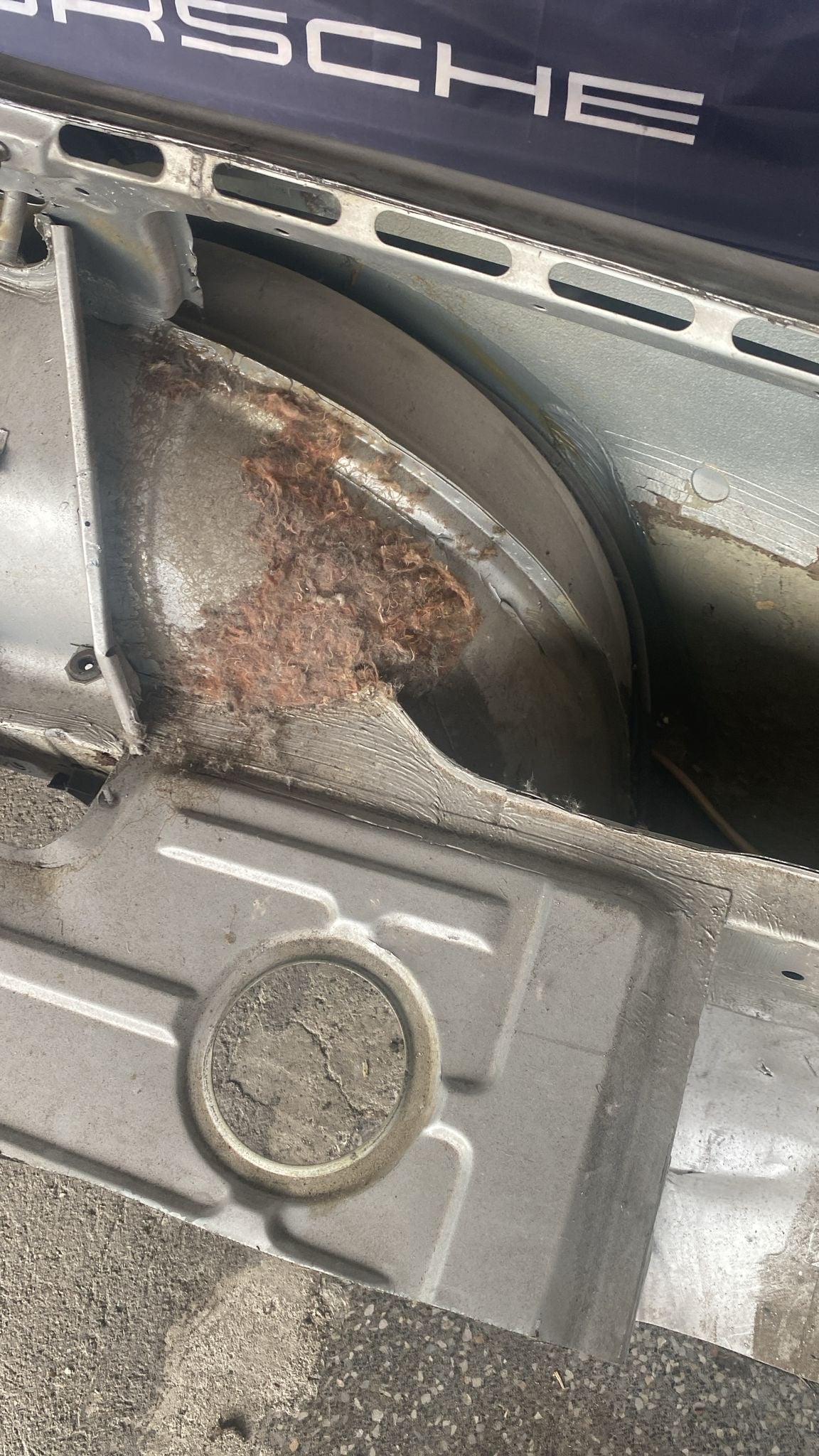 Porsche 944 Right side cut, rear fender 94450390403,