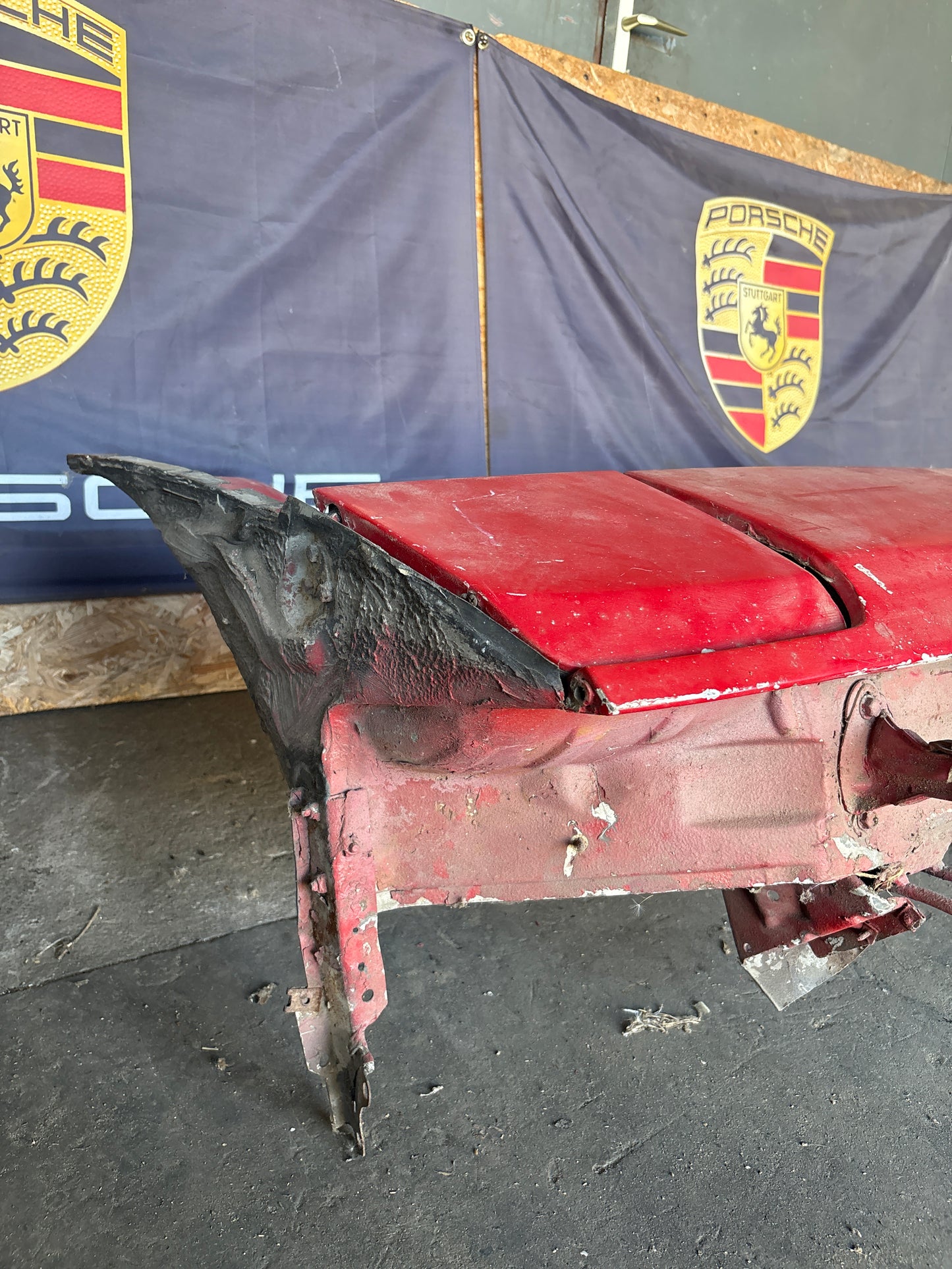 Porsche 924 Front end section cut 477805591