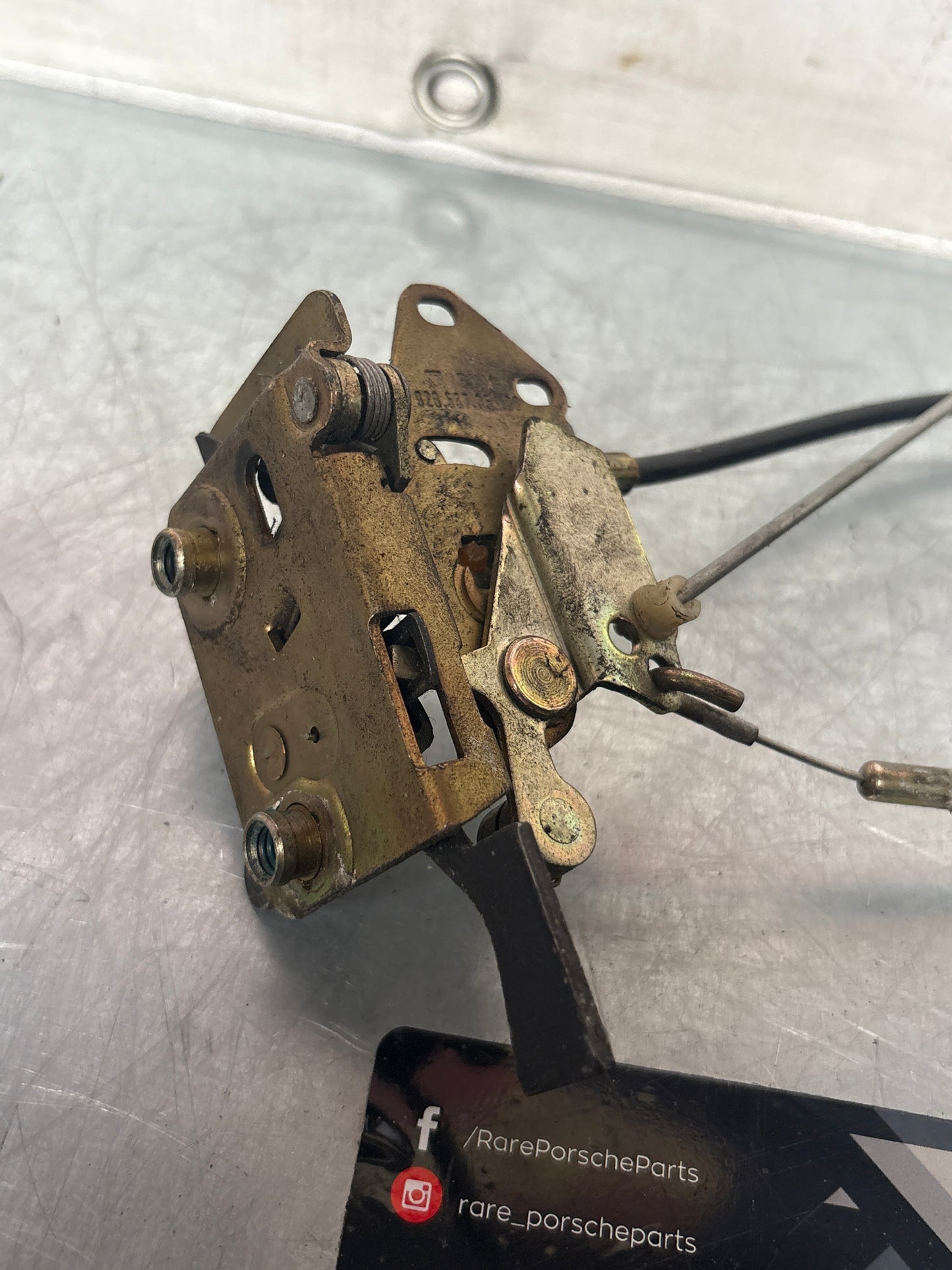 Porsche 928 Right door lock mechanism 92853705408 used