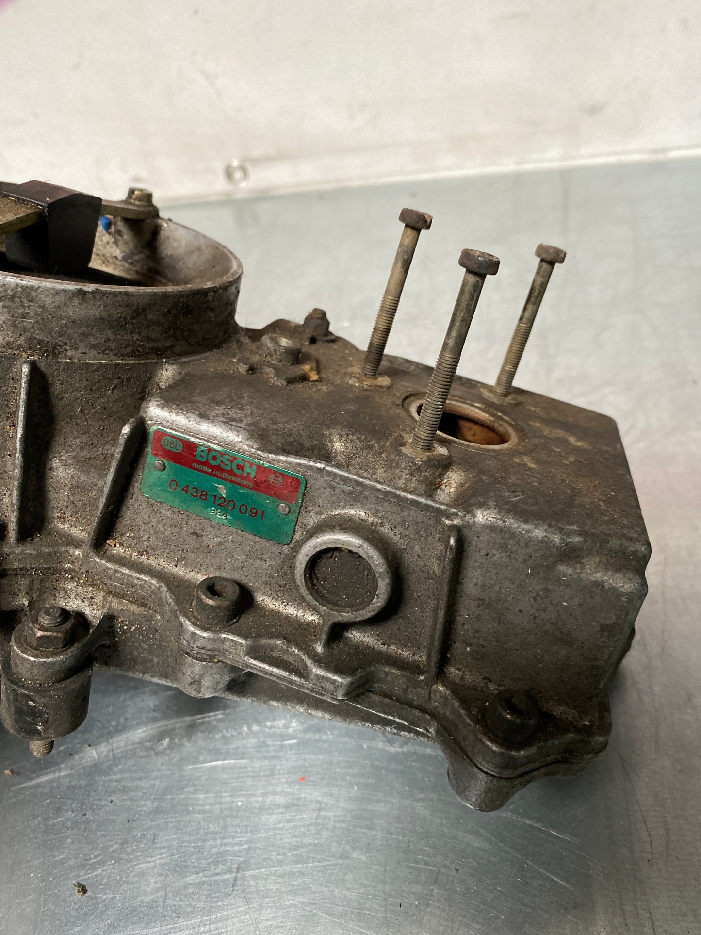 Porsche 924 turbo air flow sensor S1 0438120091 / 9311101354R