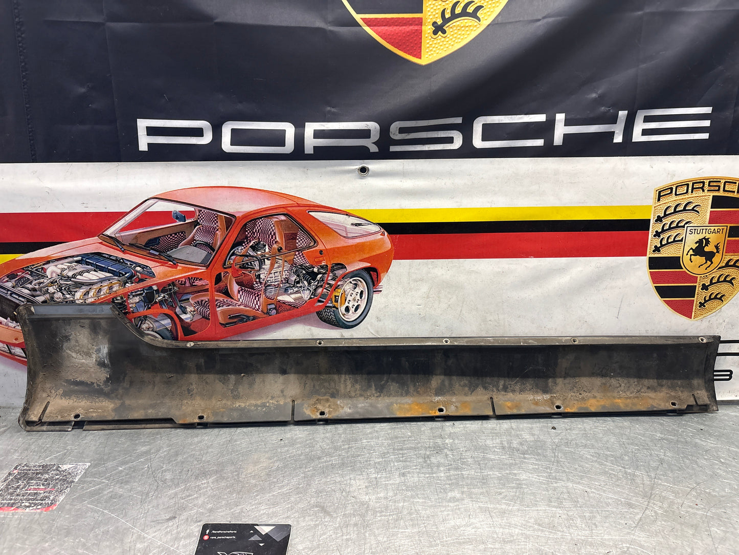 Porsche 928 S4 left sill cover, used 92855908502