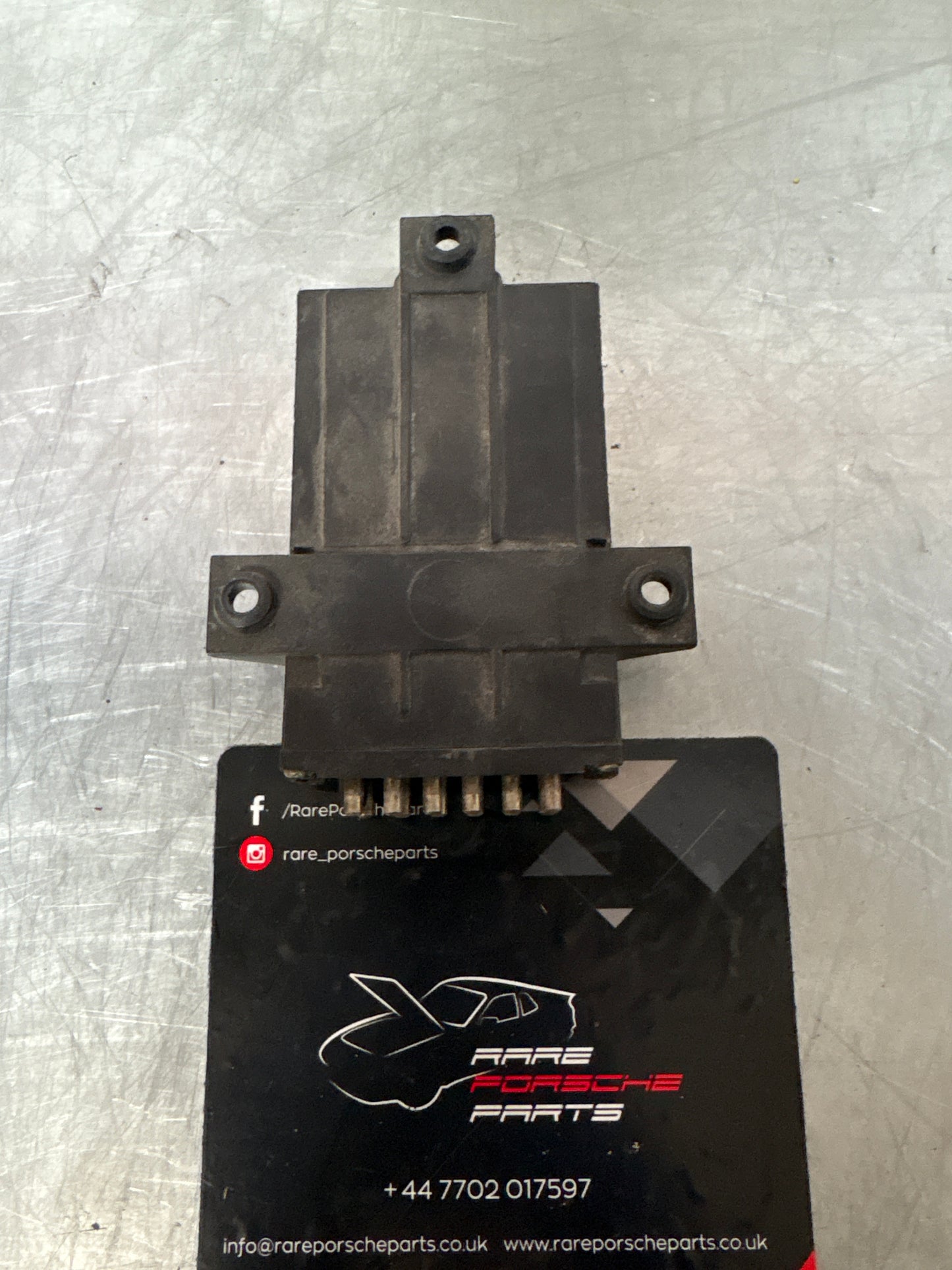 Porsche 928 light bulb controlling device 92864160302