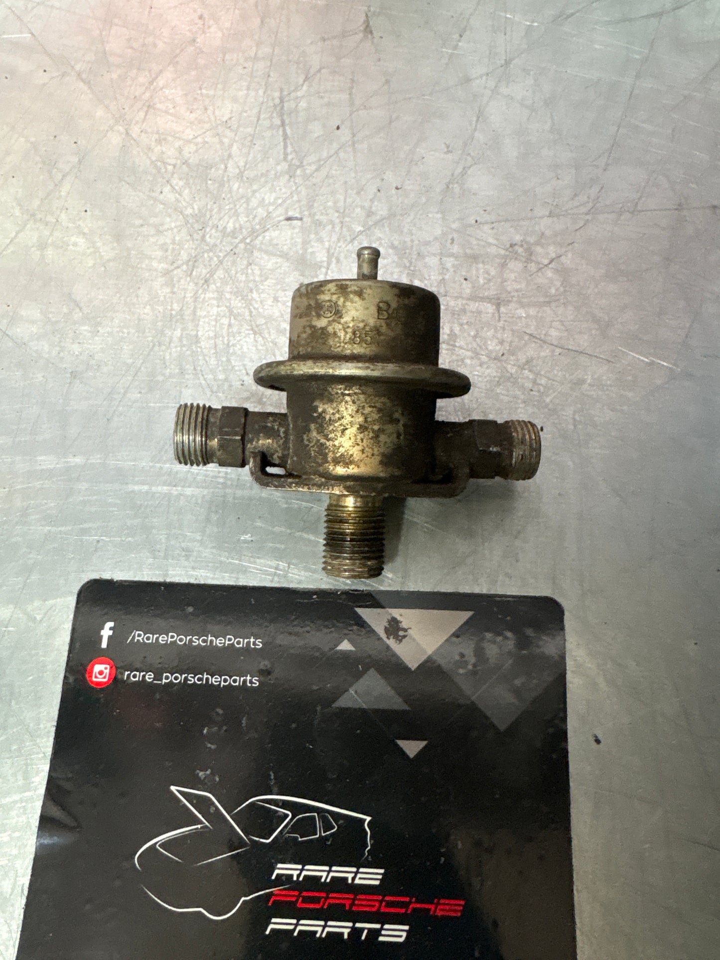 Porsche 928 pulsation damper fuel delivery system, used 0280161034