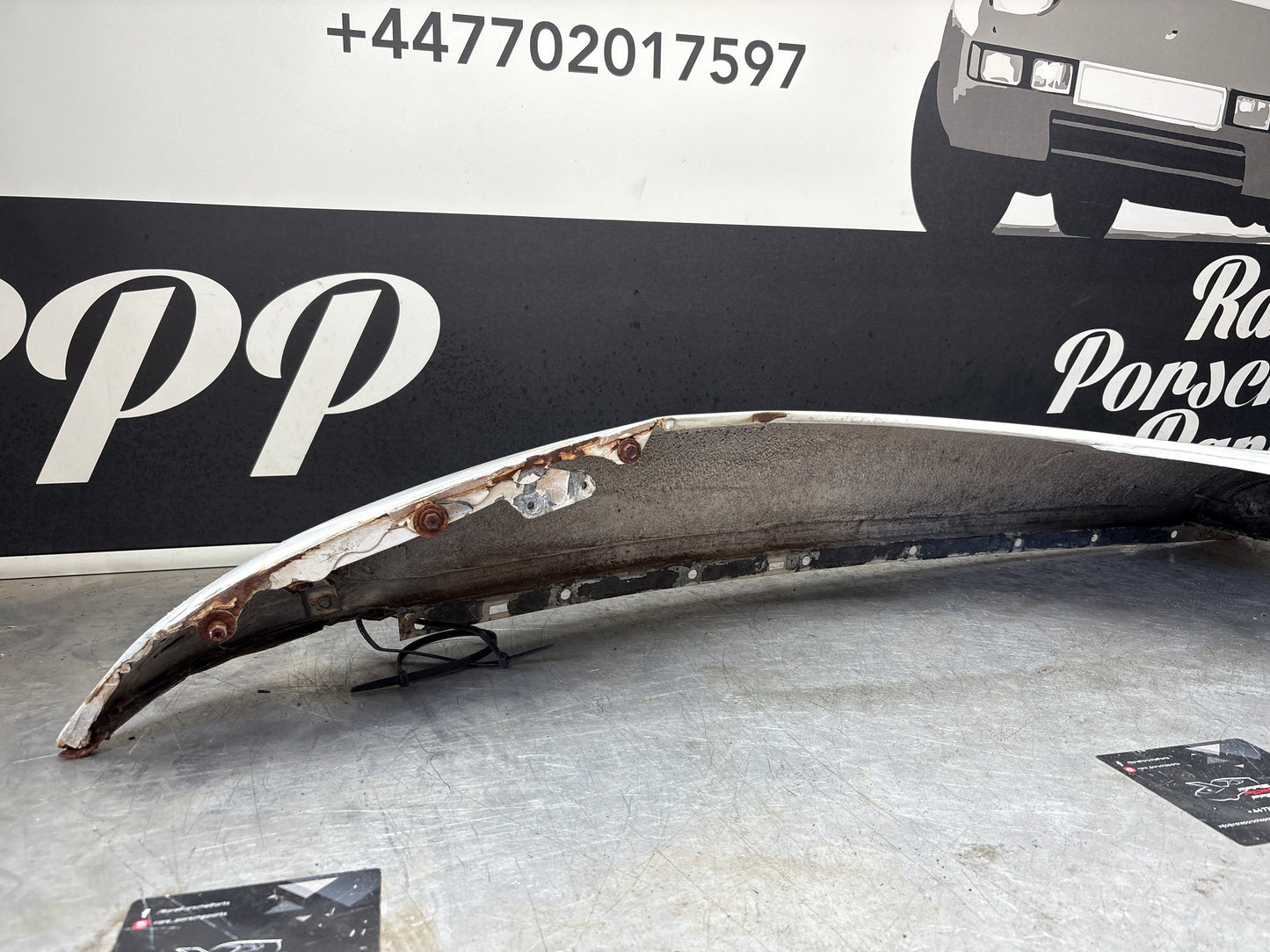 Porsche 944 early left front wing, please see photos, used