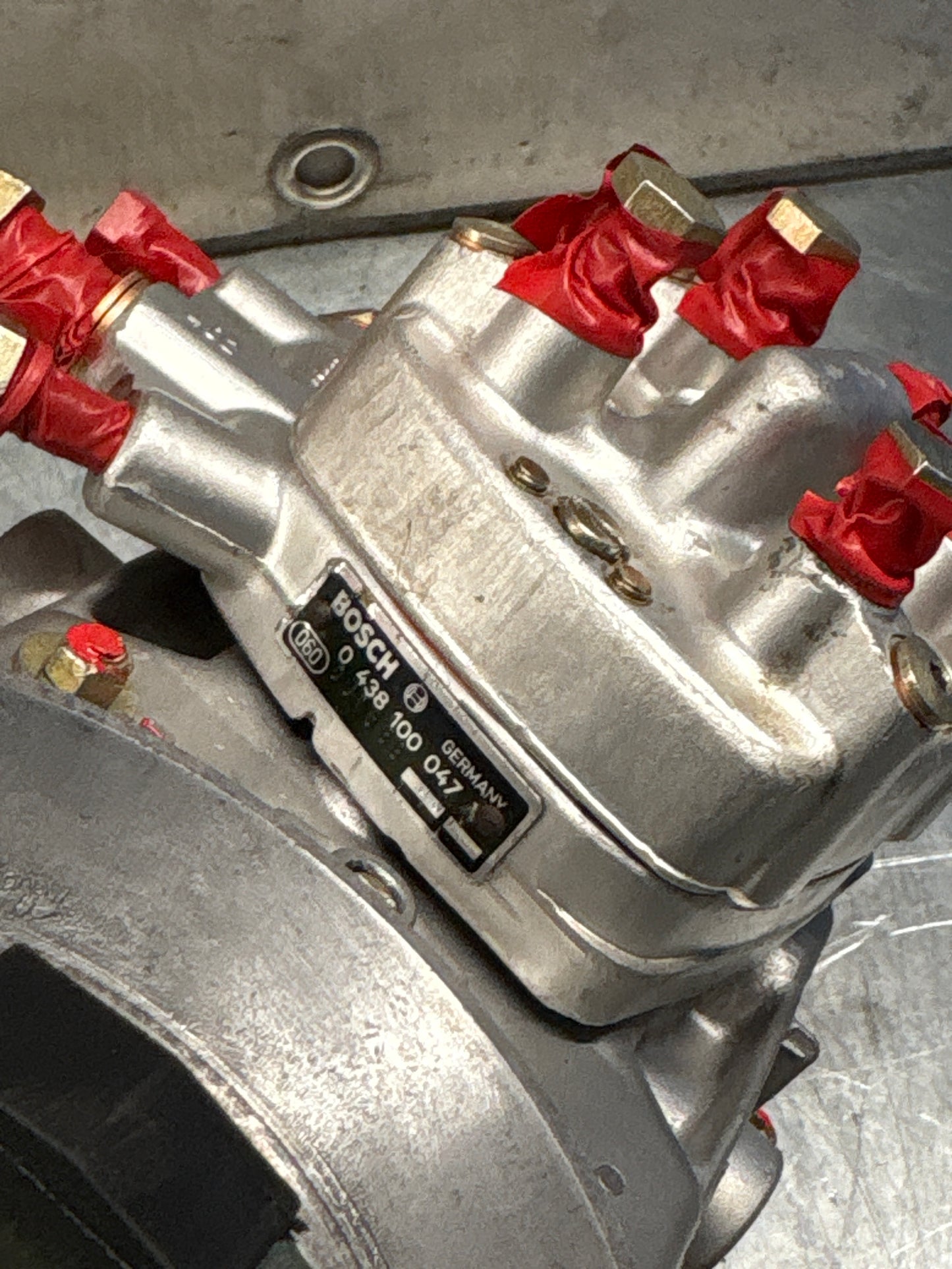 Porsche 924 Turbo fuel metering head with air flow meter, 0438100047 / 0438120091 / 9311101355R, refurbished 