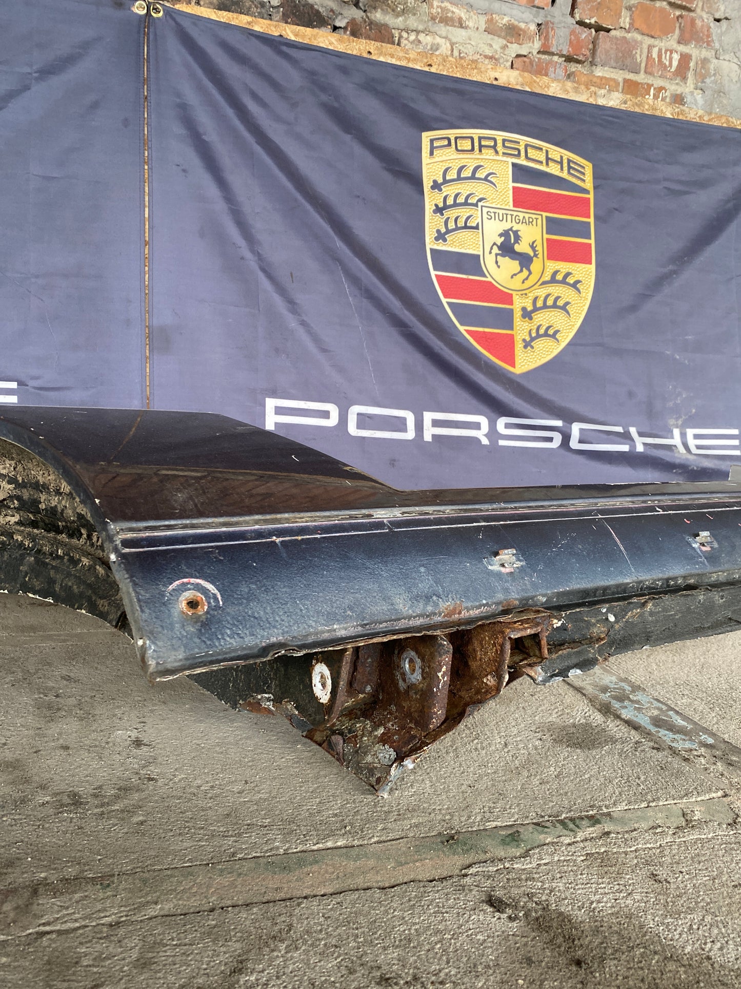 Porsche 944 Right side cut, rear fender with sill 94450390403, 94450361200