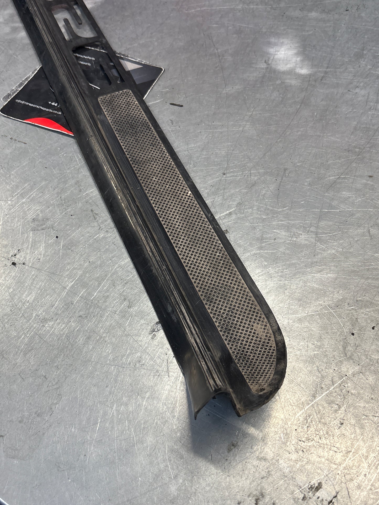 Porsche 928 scuff plate, door sill trim, right, O/S 92855105602 used