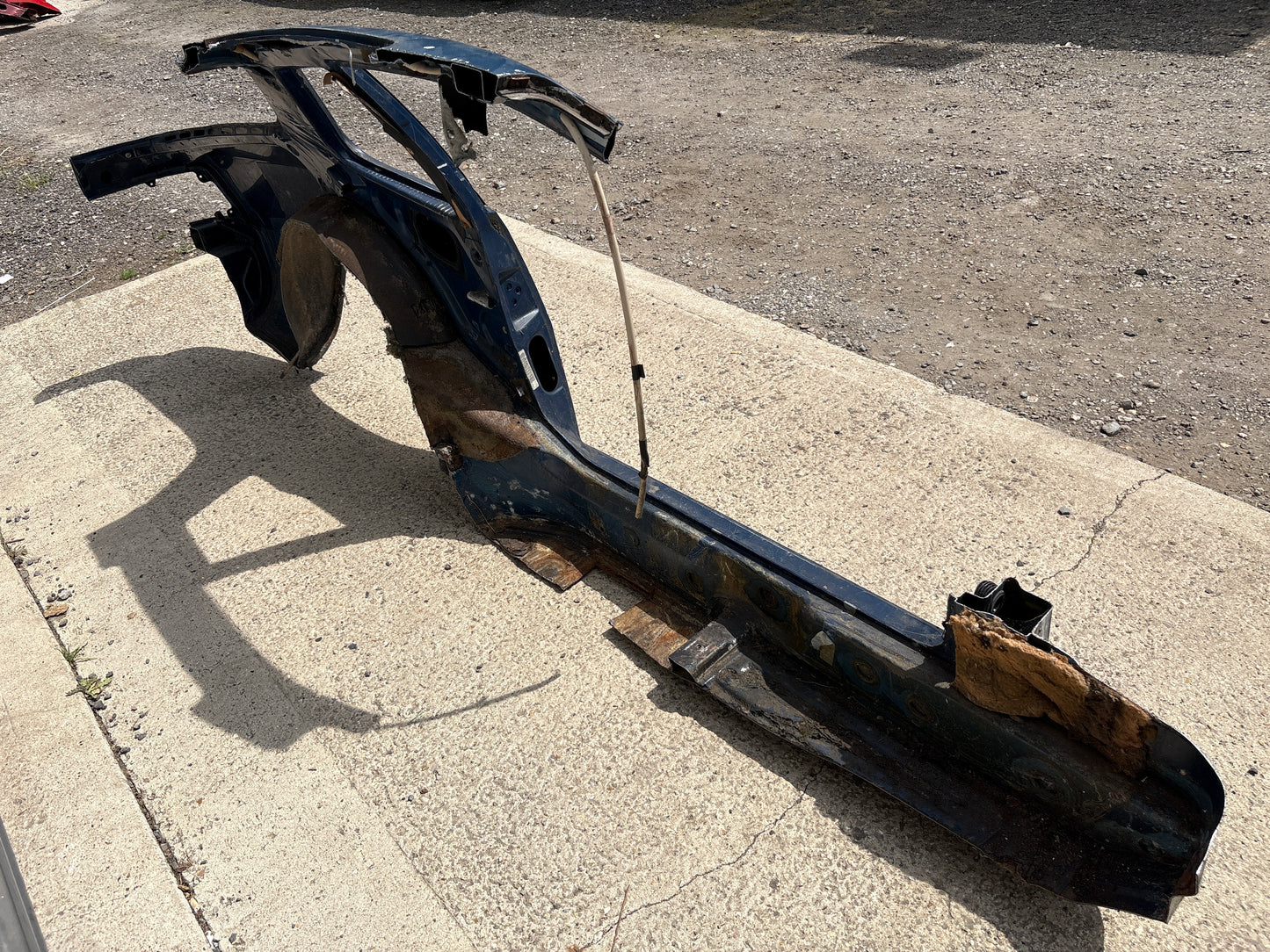 Porsche 924 1983 left side cut, rear fender with sill