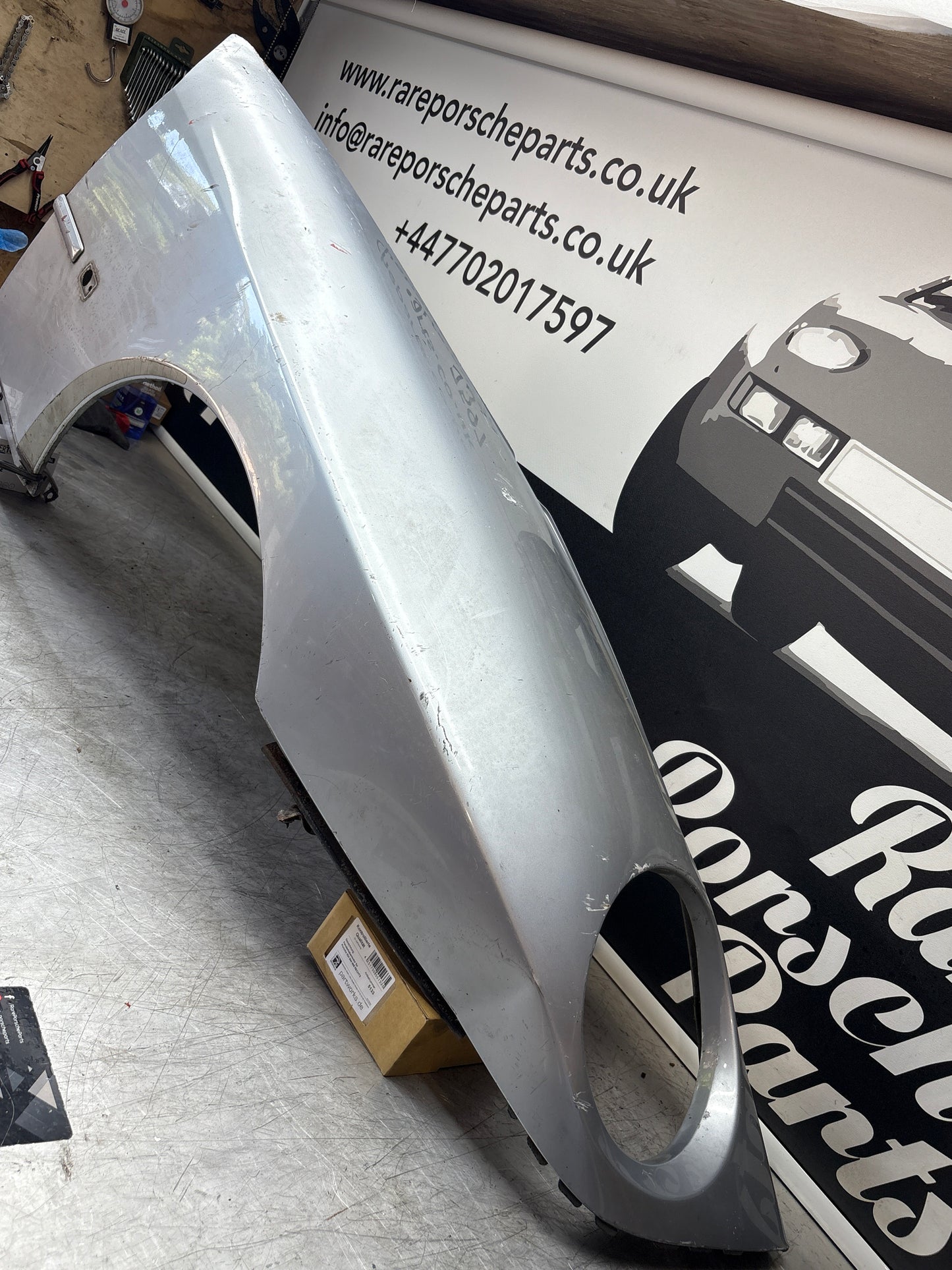 Porsche 968 front right wing, used