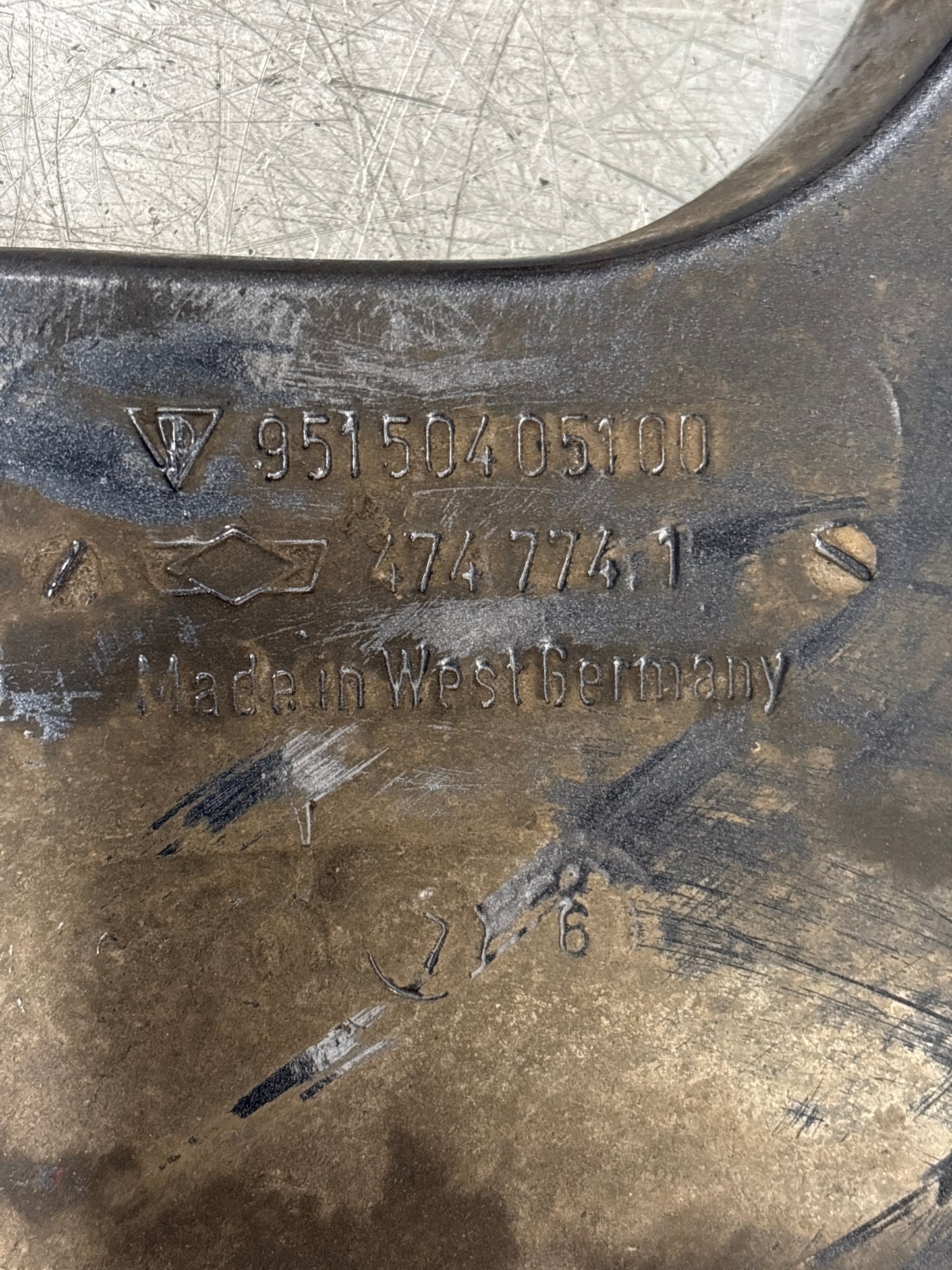 Porsche 944 spoiler posteriore inferiore/splitter/mantovana 95150405200 95150405100 usato