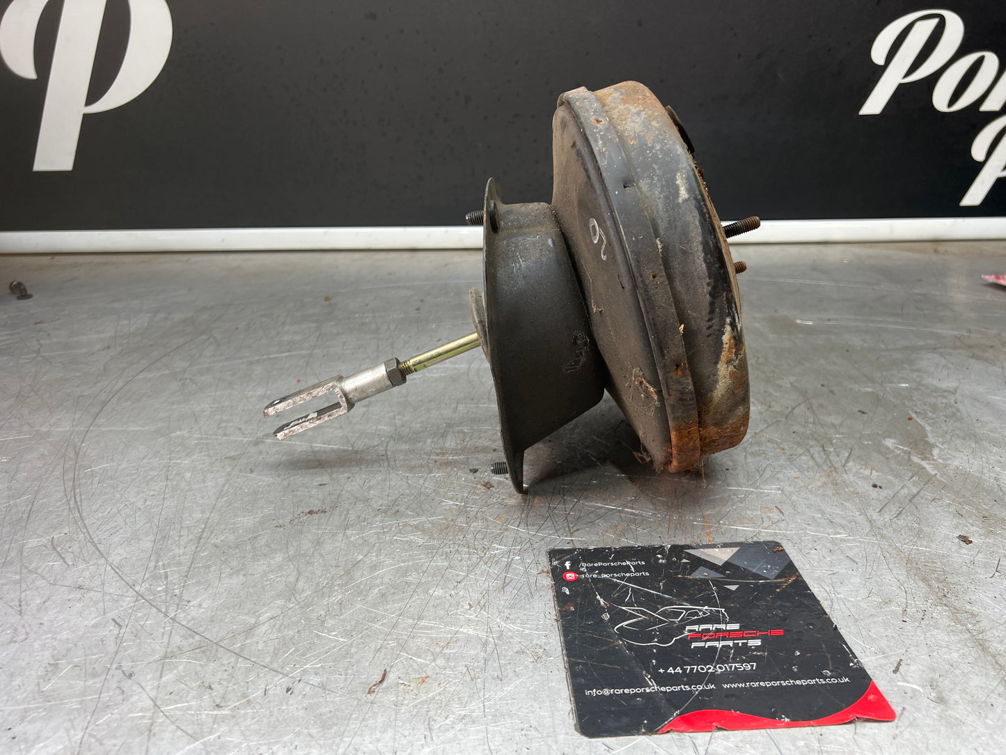 Porsche 944 brake booster, used 95135502703