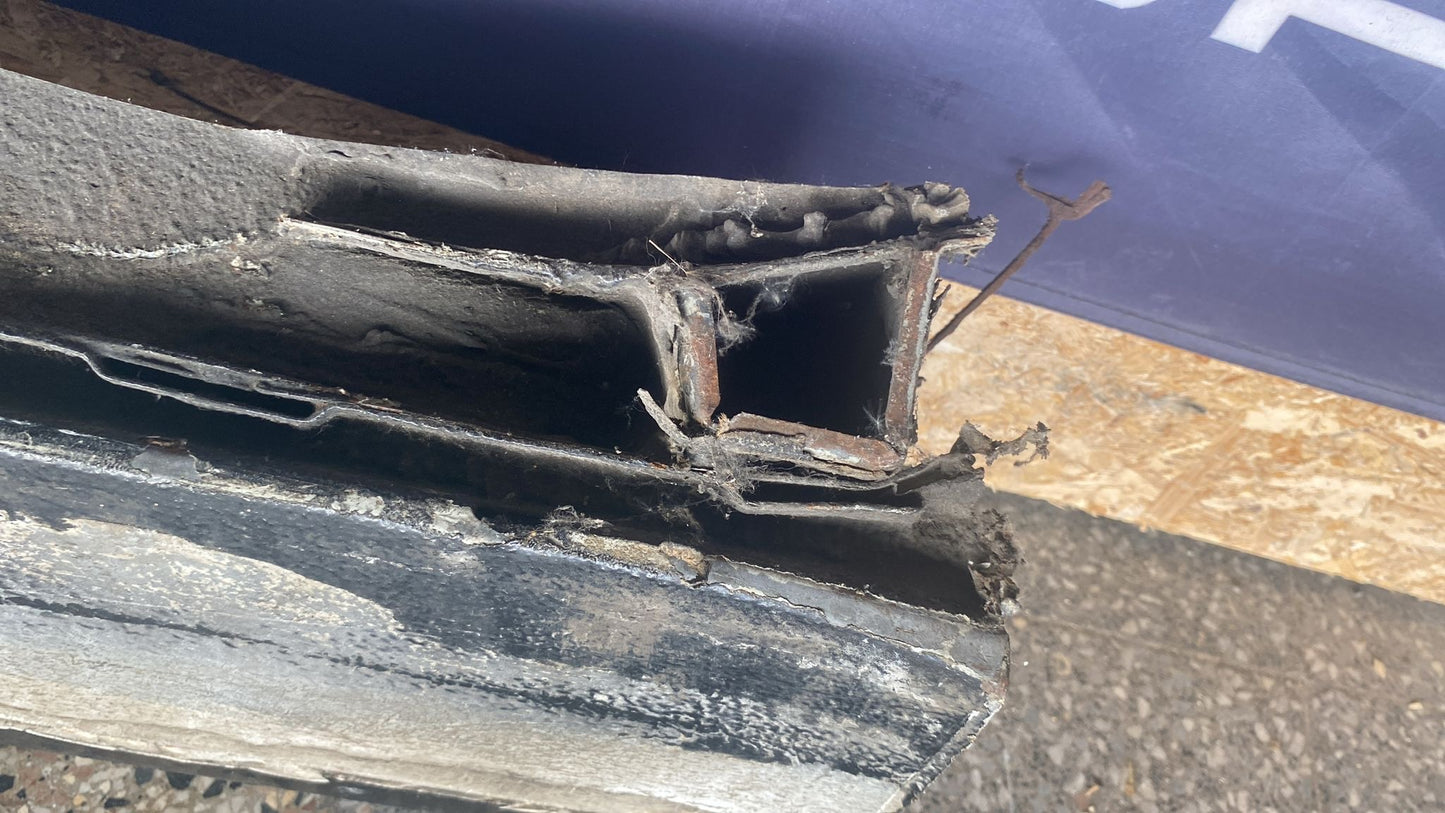 Porsche 944 right sill section with 94450361200