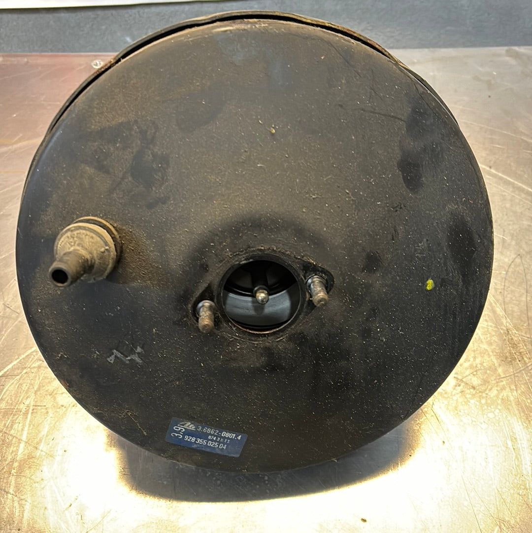Porsche 928 brake booster, used 92835502504 Rare Porsche Parts