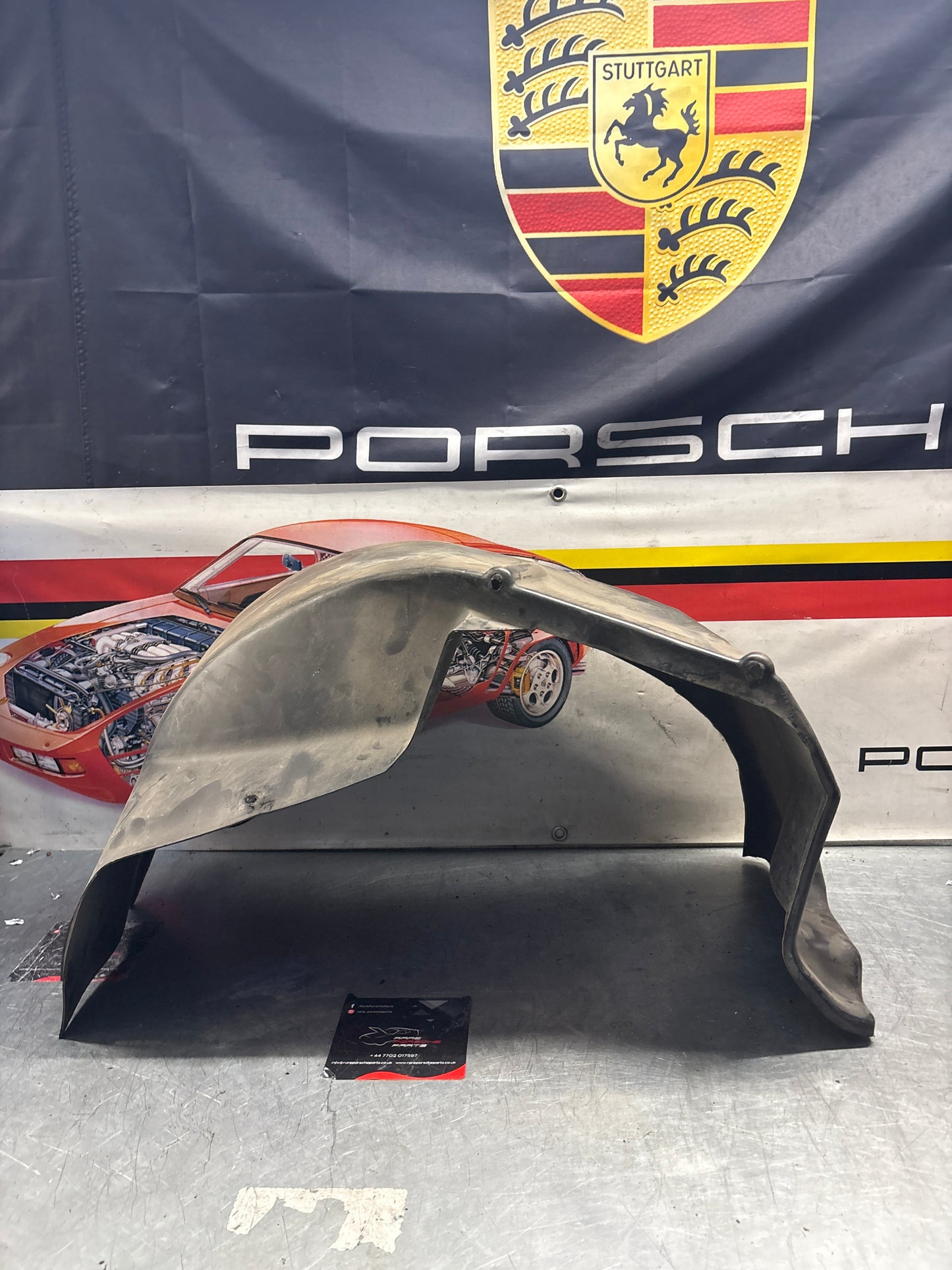 Porsche 928 wheel arch liner Left 92850438105 Used