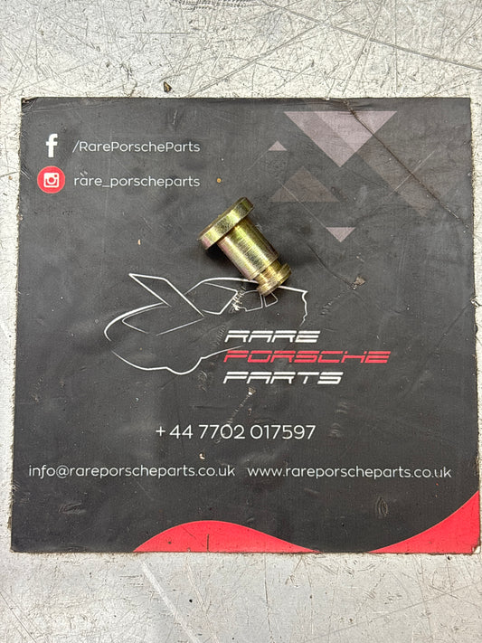 Porsche 924 2.0 4 stud handbrake pin retaining clip 211609601