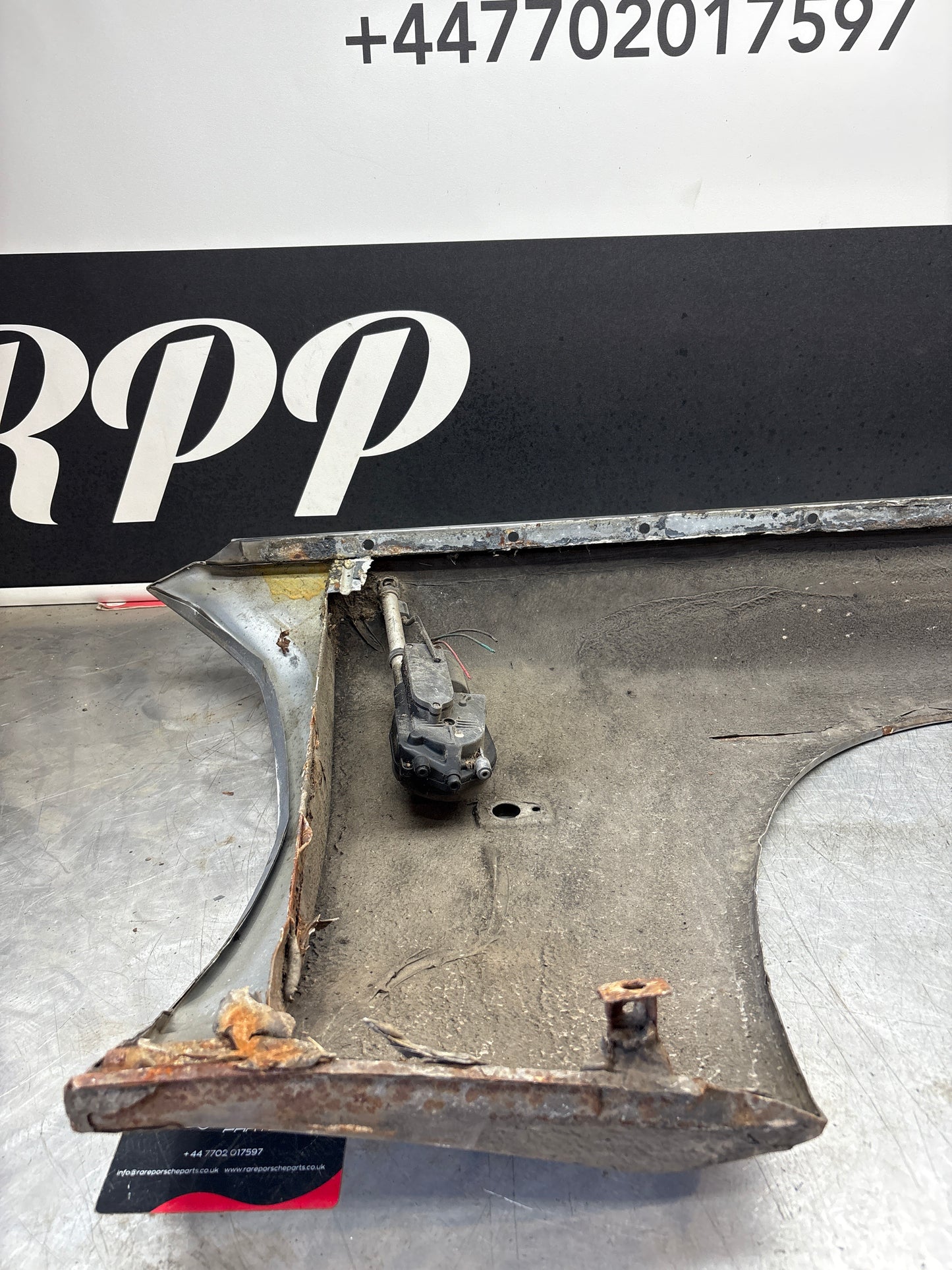 Porsche 944 left front wing, please see photos, used