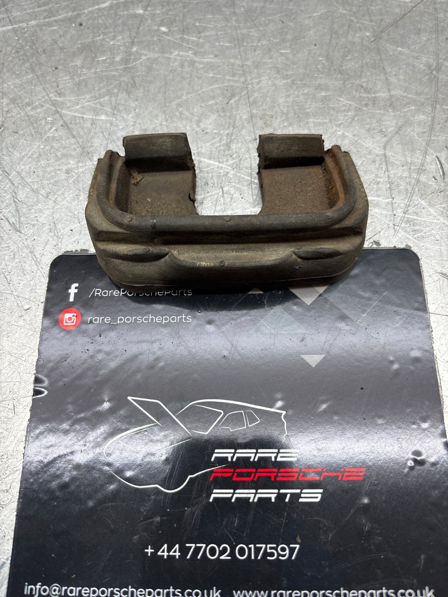 Porsche 944, S2/ 924S right tailgate latch pin gasket rubber, used 94451236601