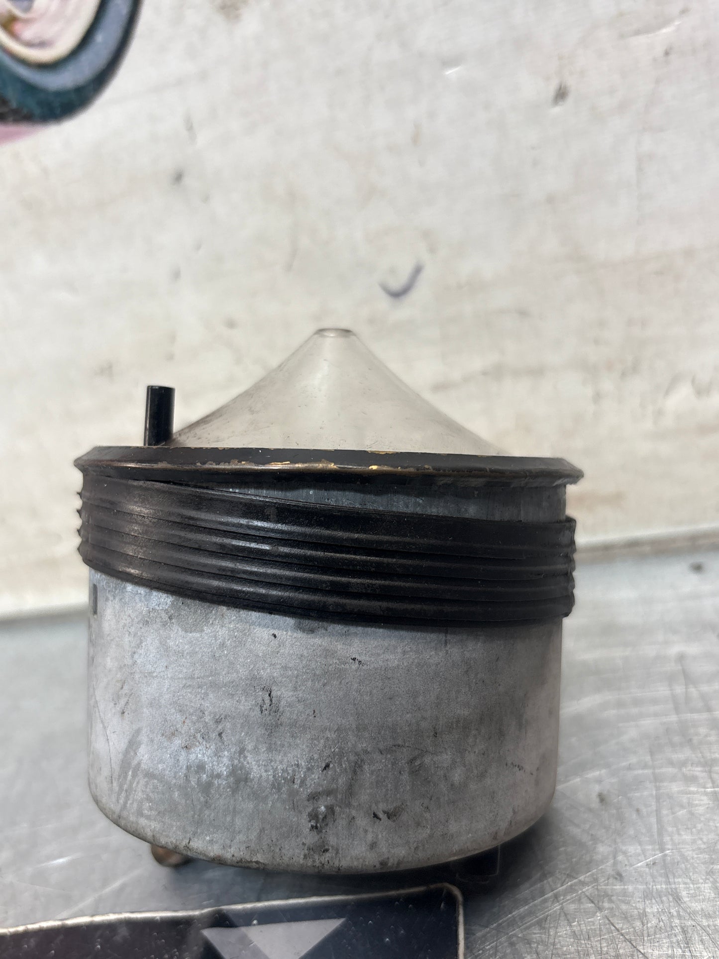 Porsche 924 Early km/h speedometer with 32k showing 477957021