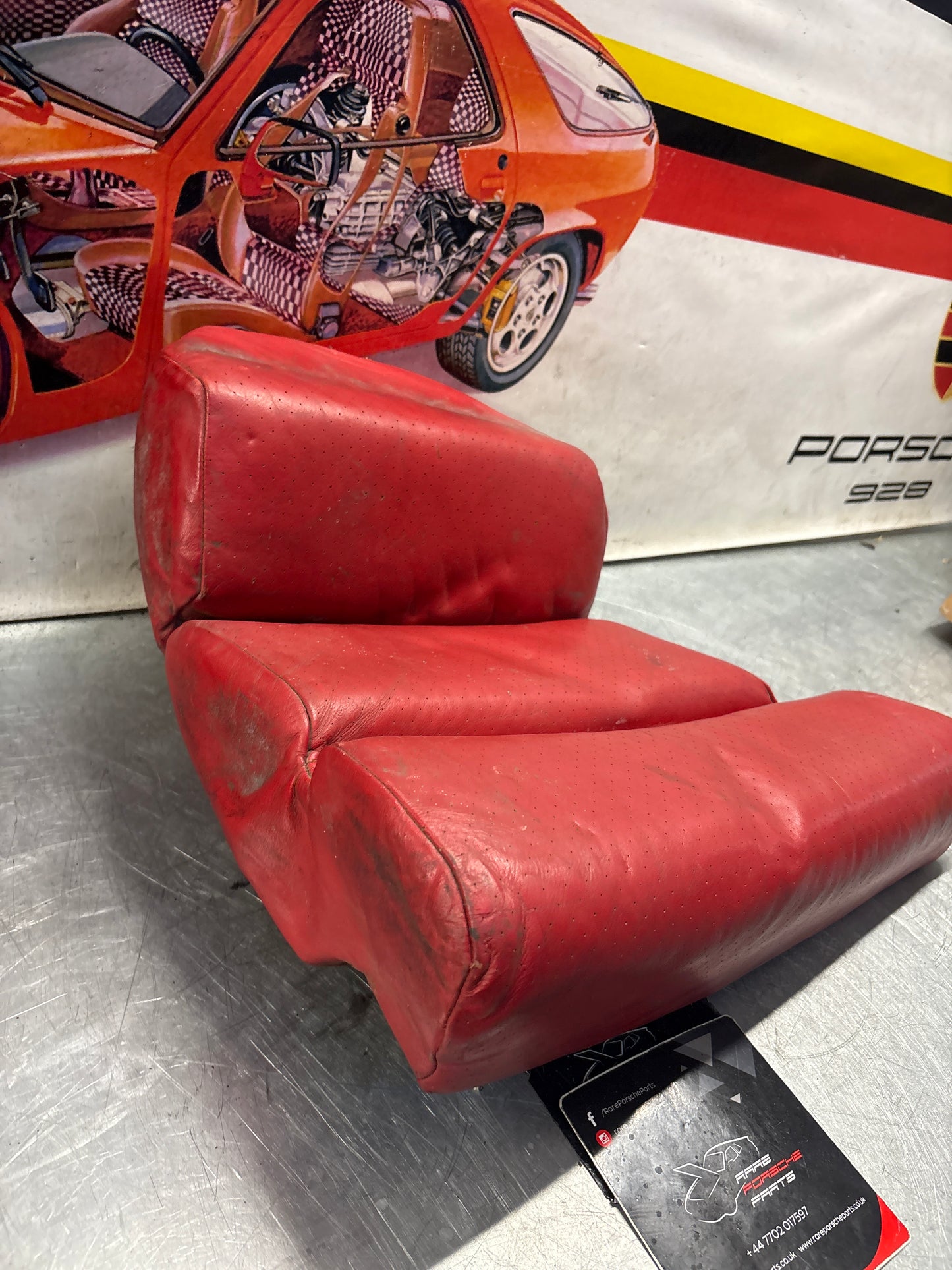 Porsche 928 rear left seat and center cushion, used, can-can red 92852205951 / 92852208751