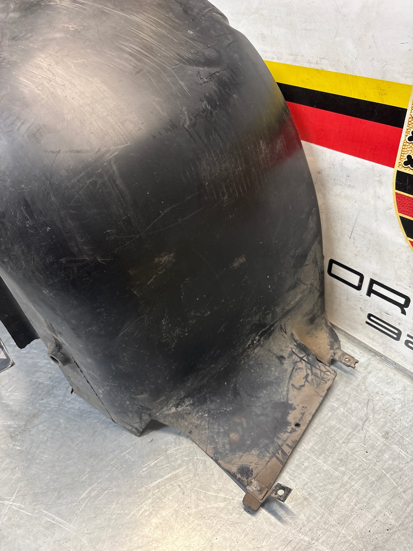 Porsche 944 from 85.5 arch liner Right, 94450438201, used