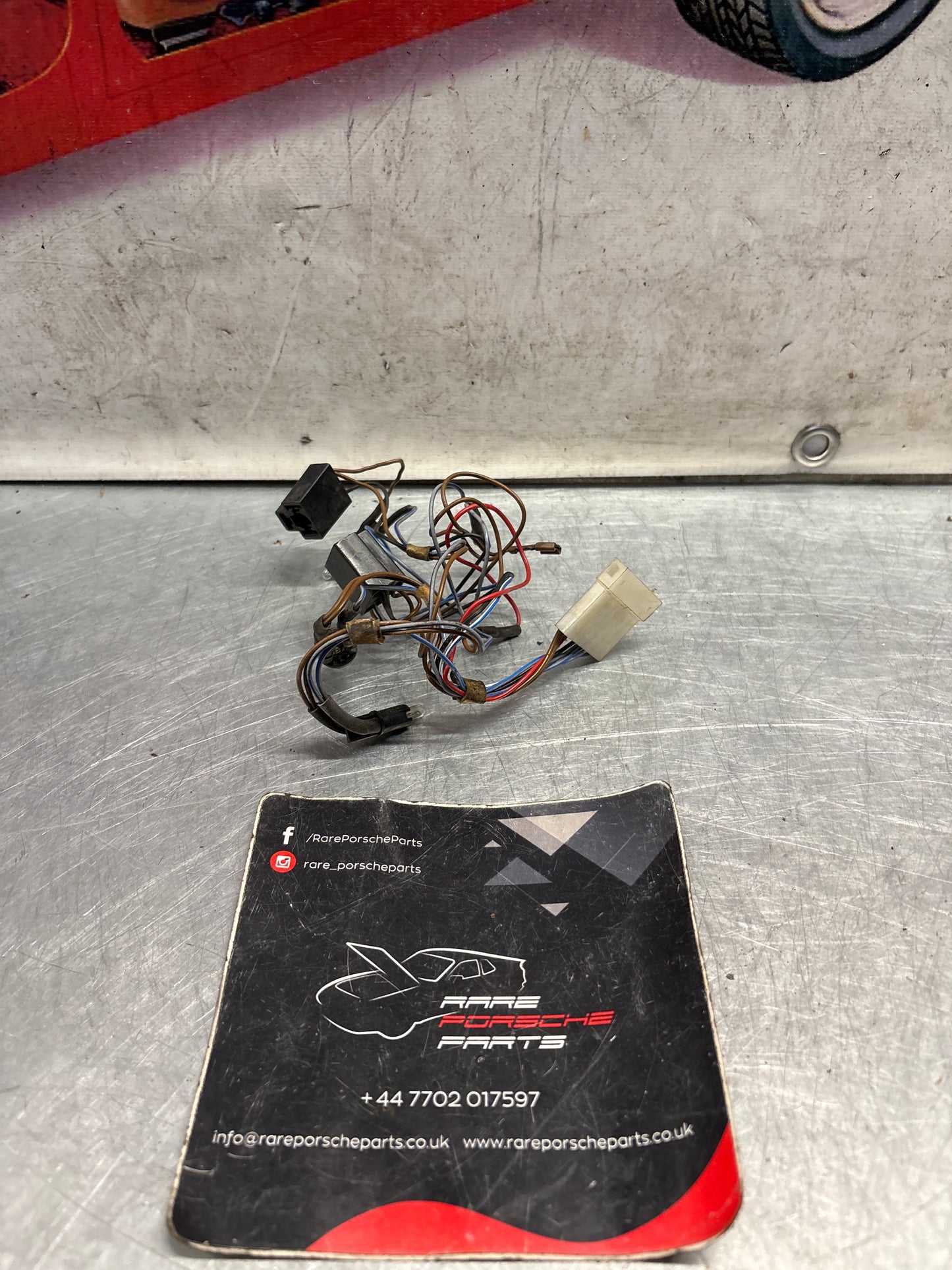 Porsche 924 944 82-85.5 centre console wiring for clock, oil pressure and volts 477971196