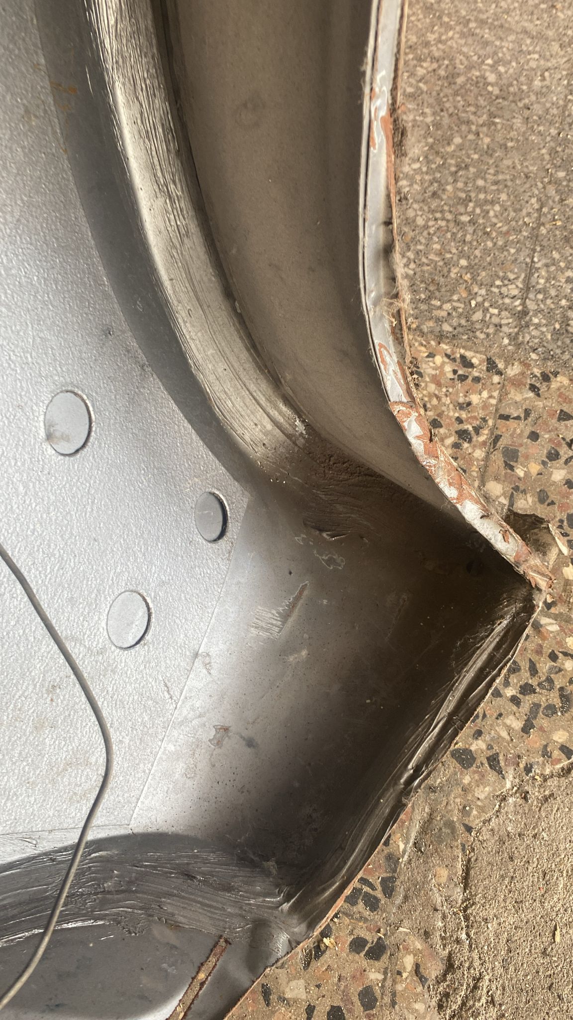 Porsche 944 left side cut, rear fender 94450390303,