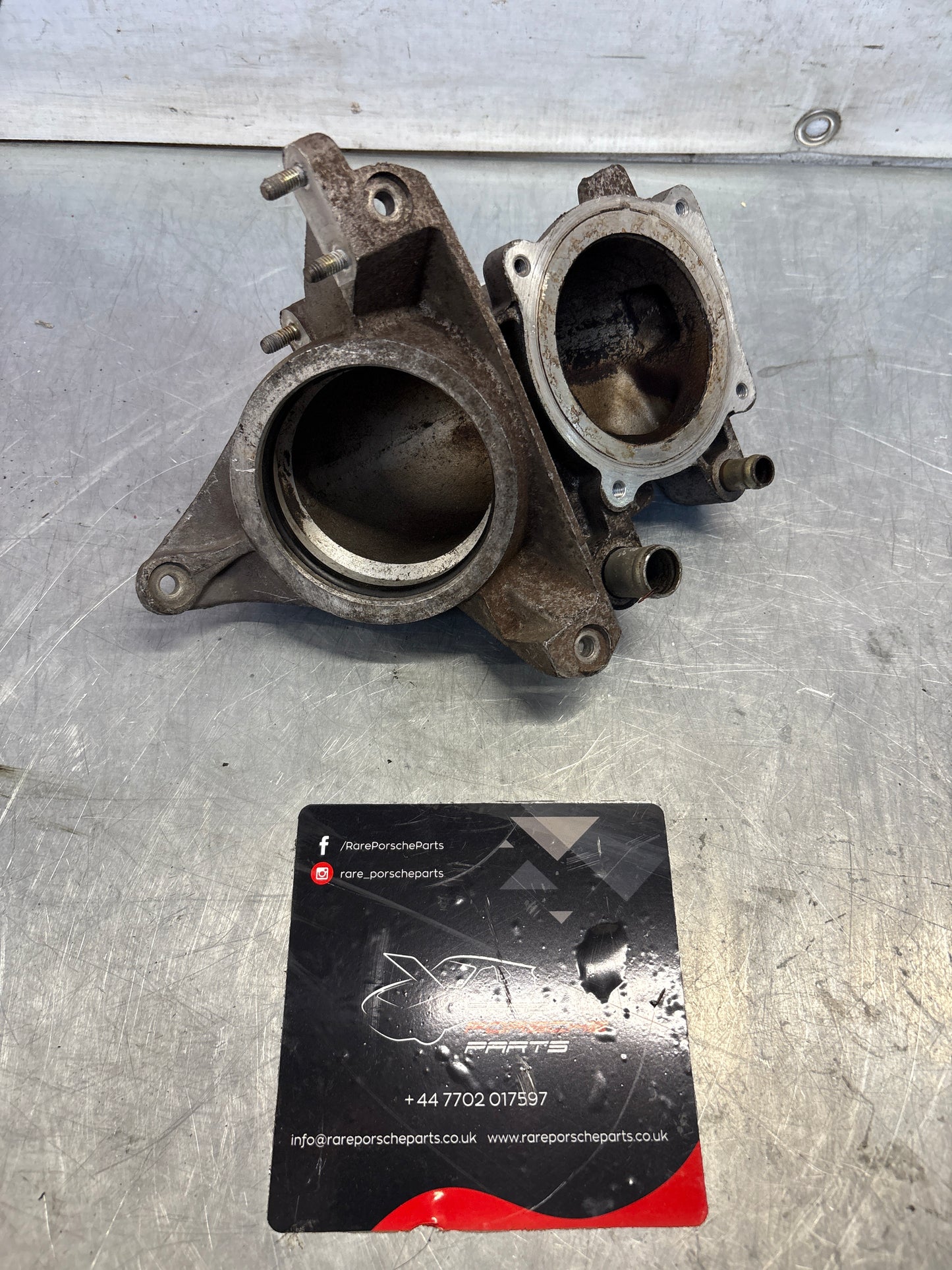 Porsche 928 throttle valve body housing, used 9281101991R
