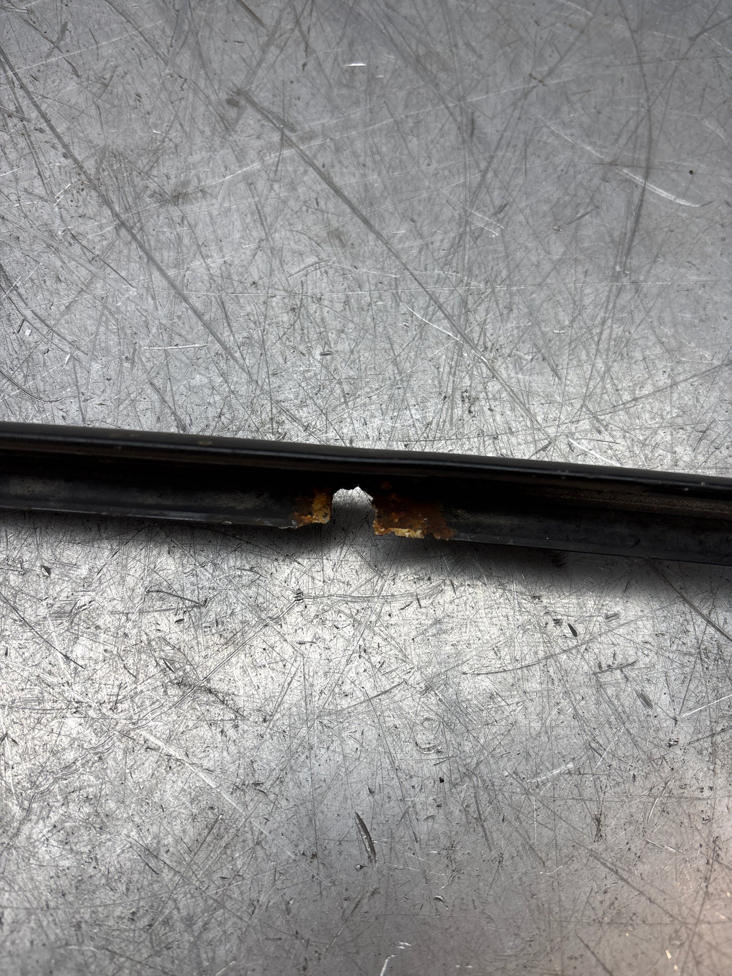 Rivestimento parabrezza Porsche 924/944 94455904300, usato, danneggiato