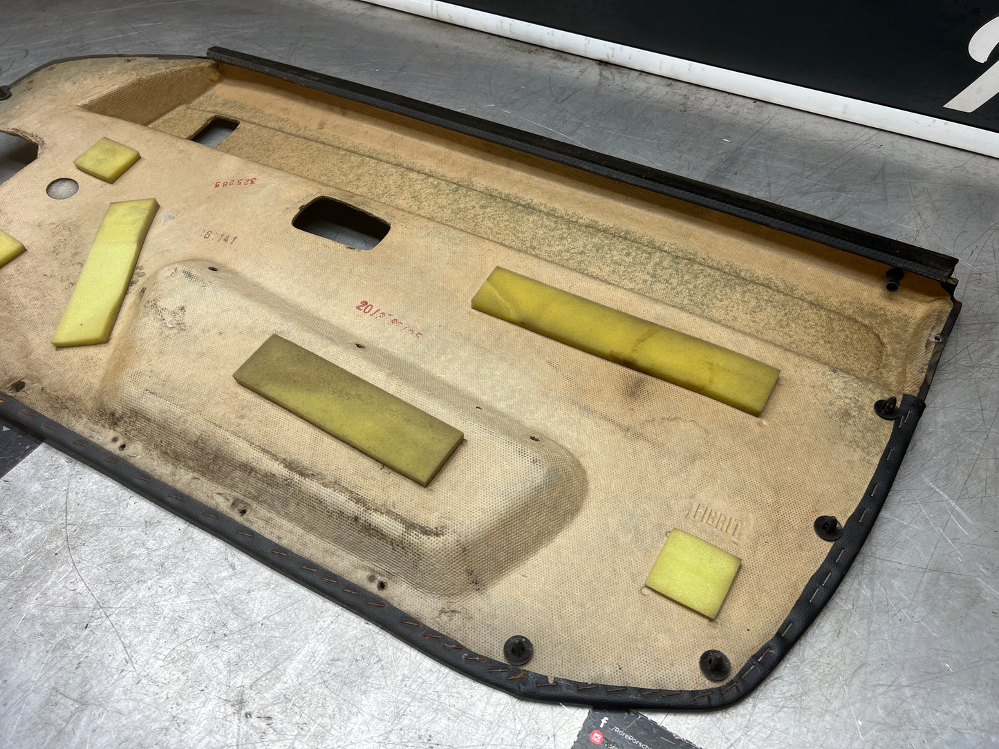Porsche 924/944 early Porsche black door card used good condition left side, Rhd, 478867011