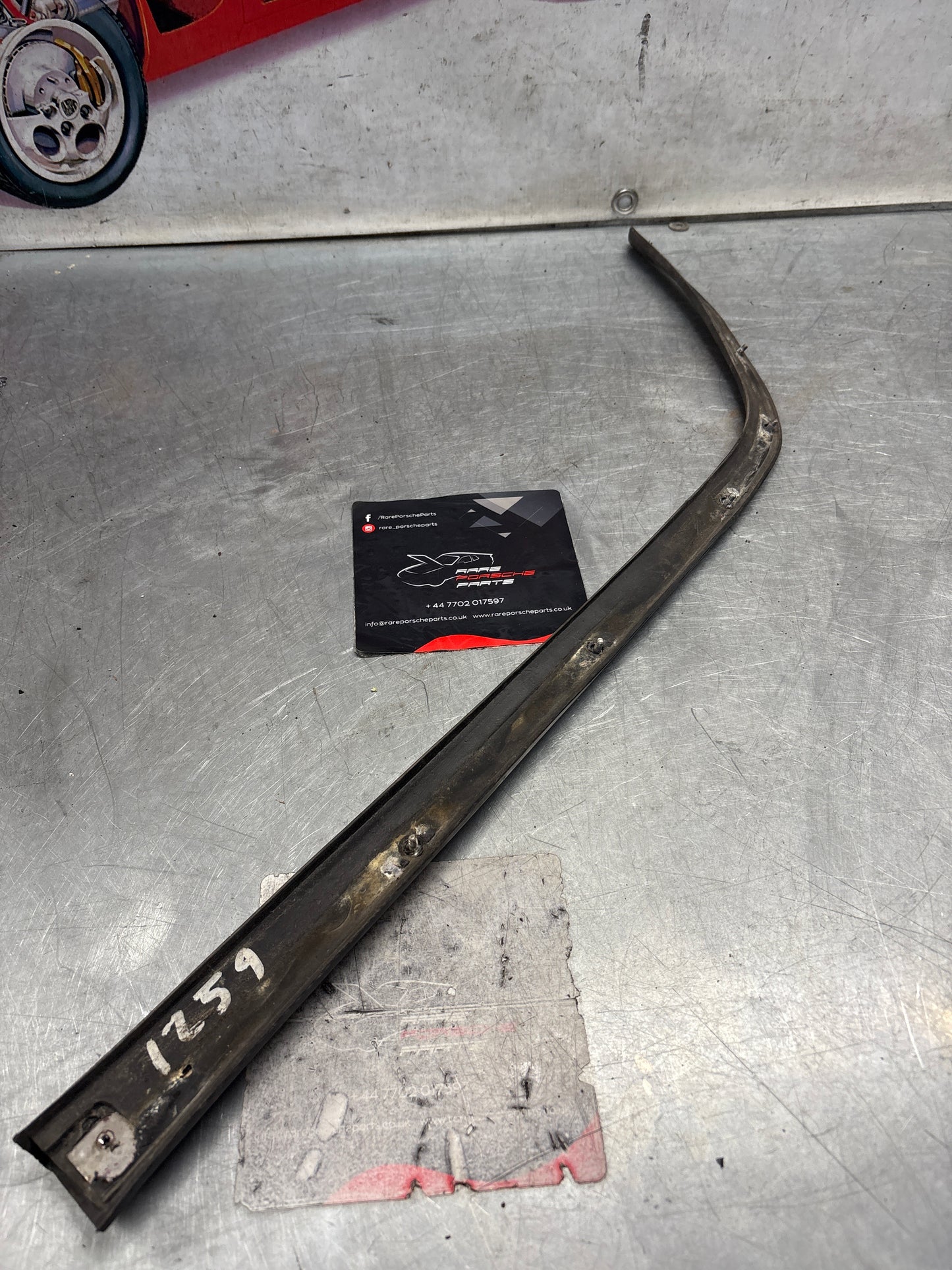 Porsche 924 left rear spoiler, used 477827557