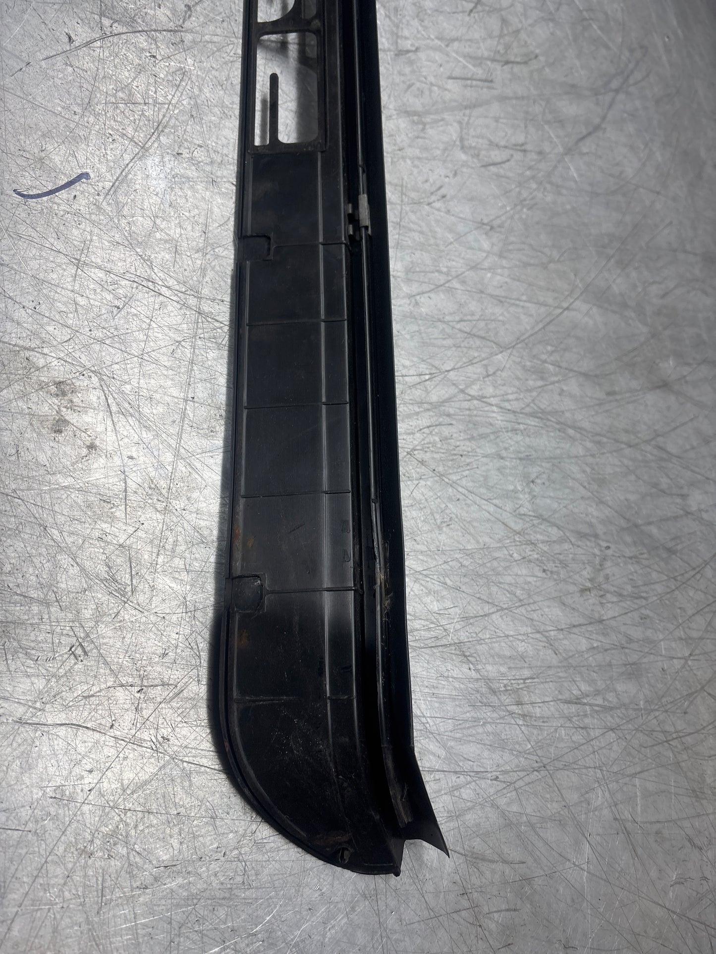 Porsche 928 scuff plate, door sill trim, right, O/S 92855105602 used