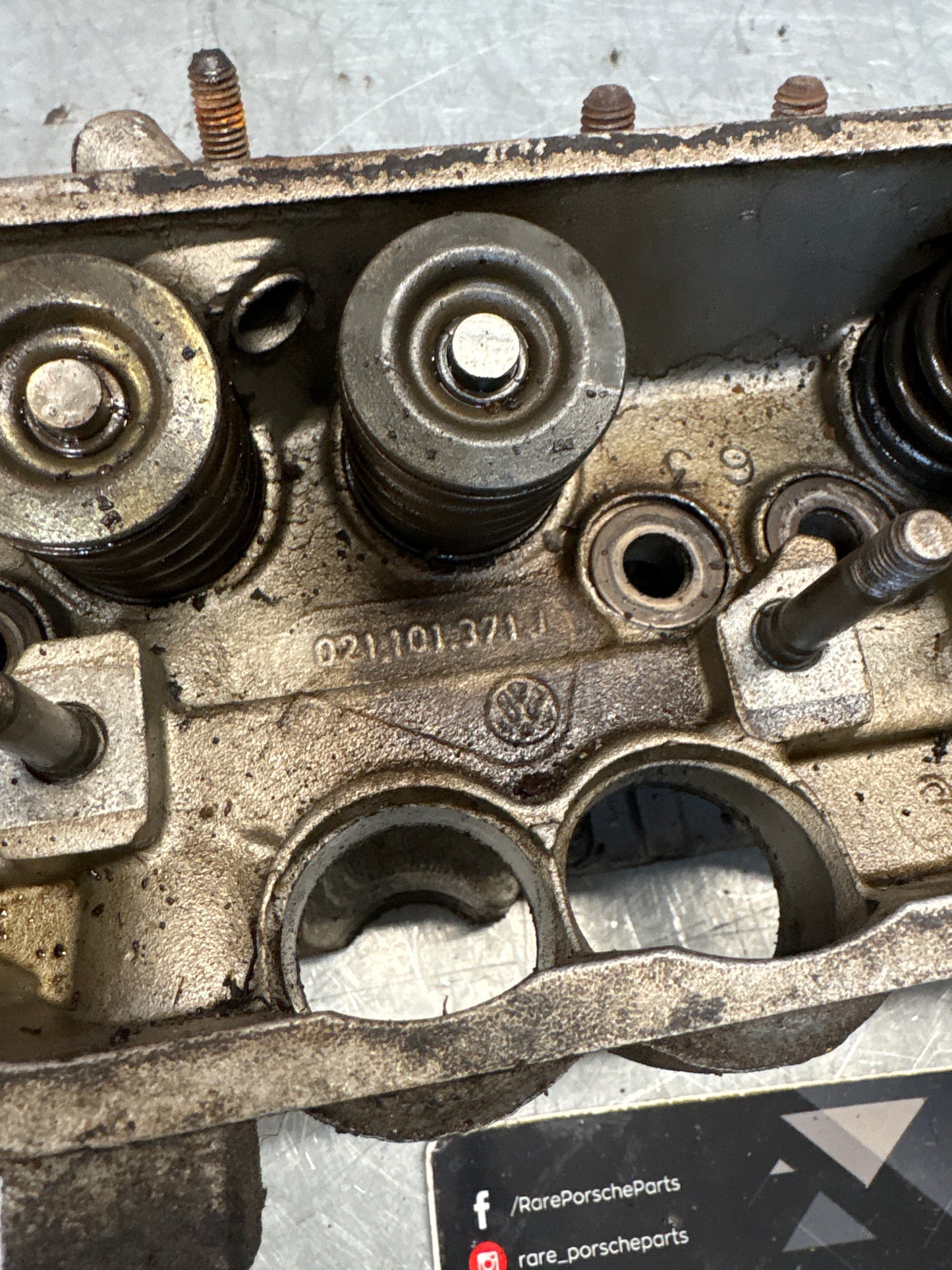 Porsche 914, cylinder head, right side, used 021101371J