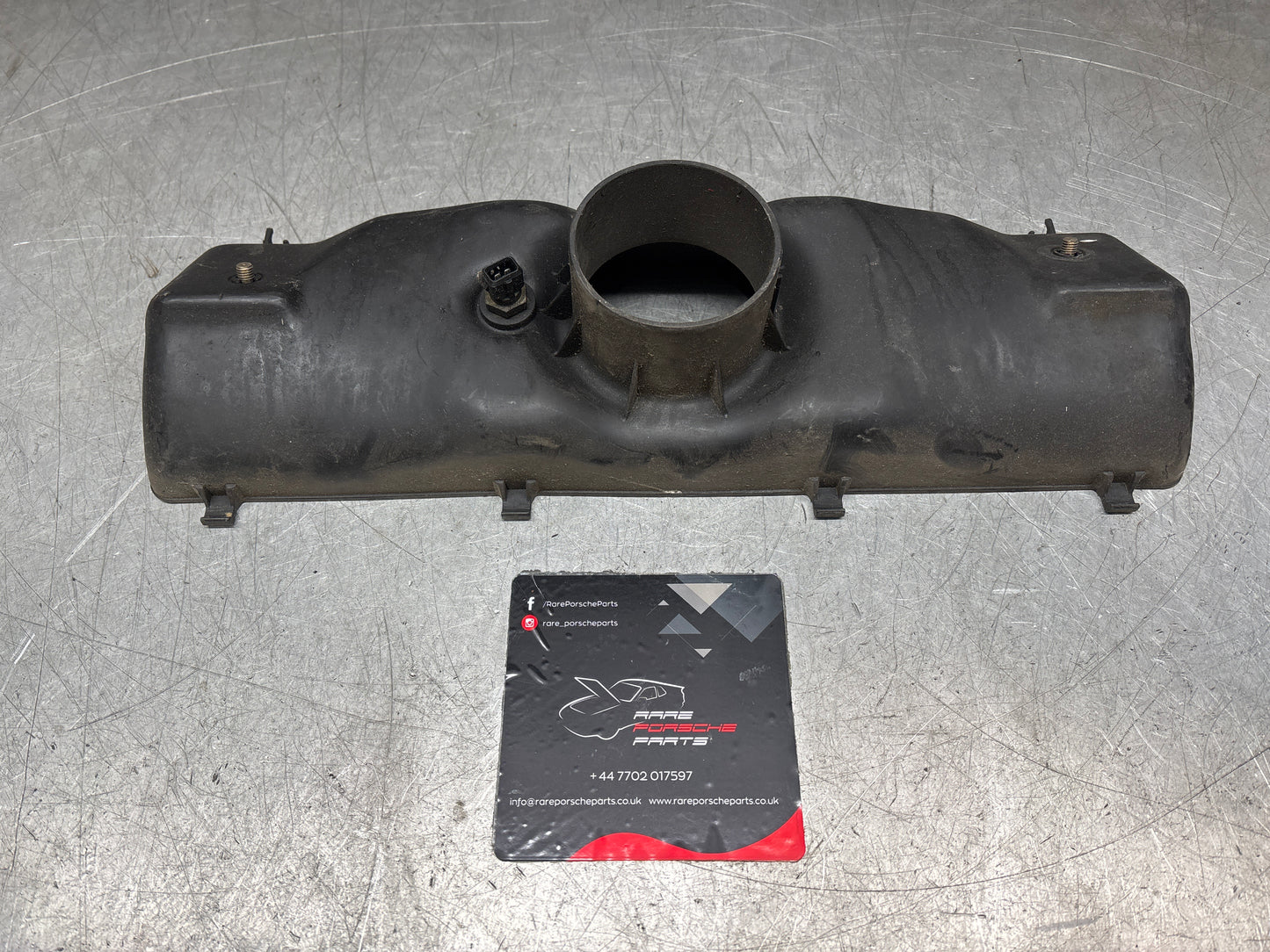 Porsche 928 S2 Air filter housing, used 92811022901