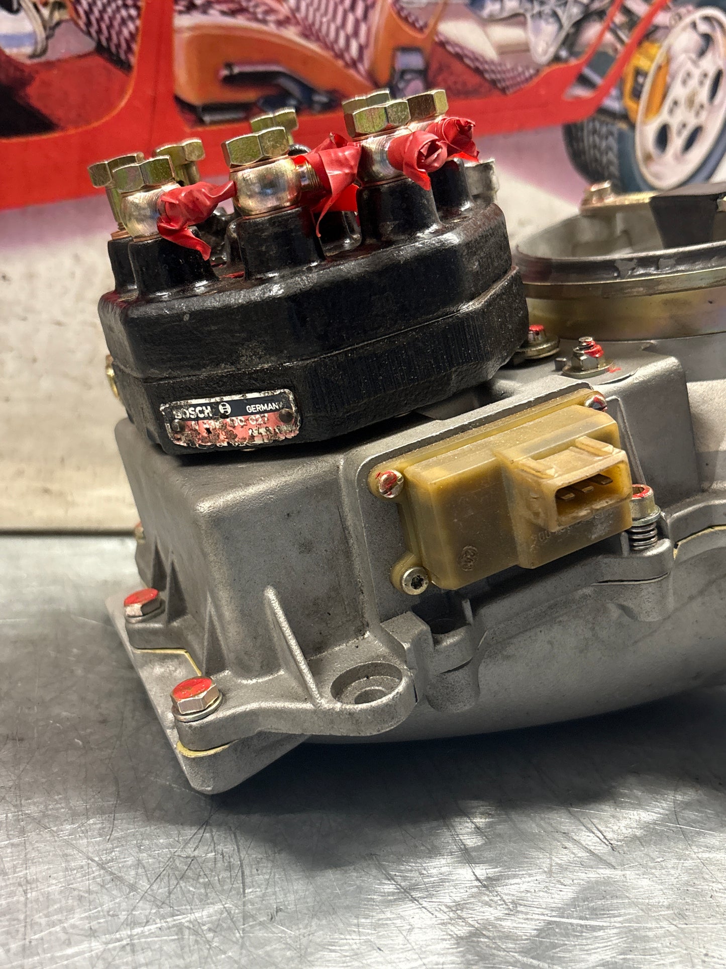 Porsche 928 throttle body, refurbished 9281101935R / 0438120142 / 0438100027