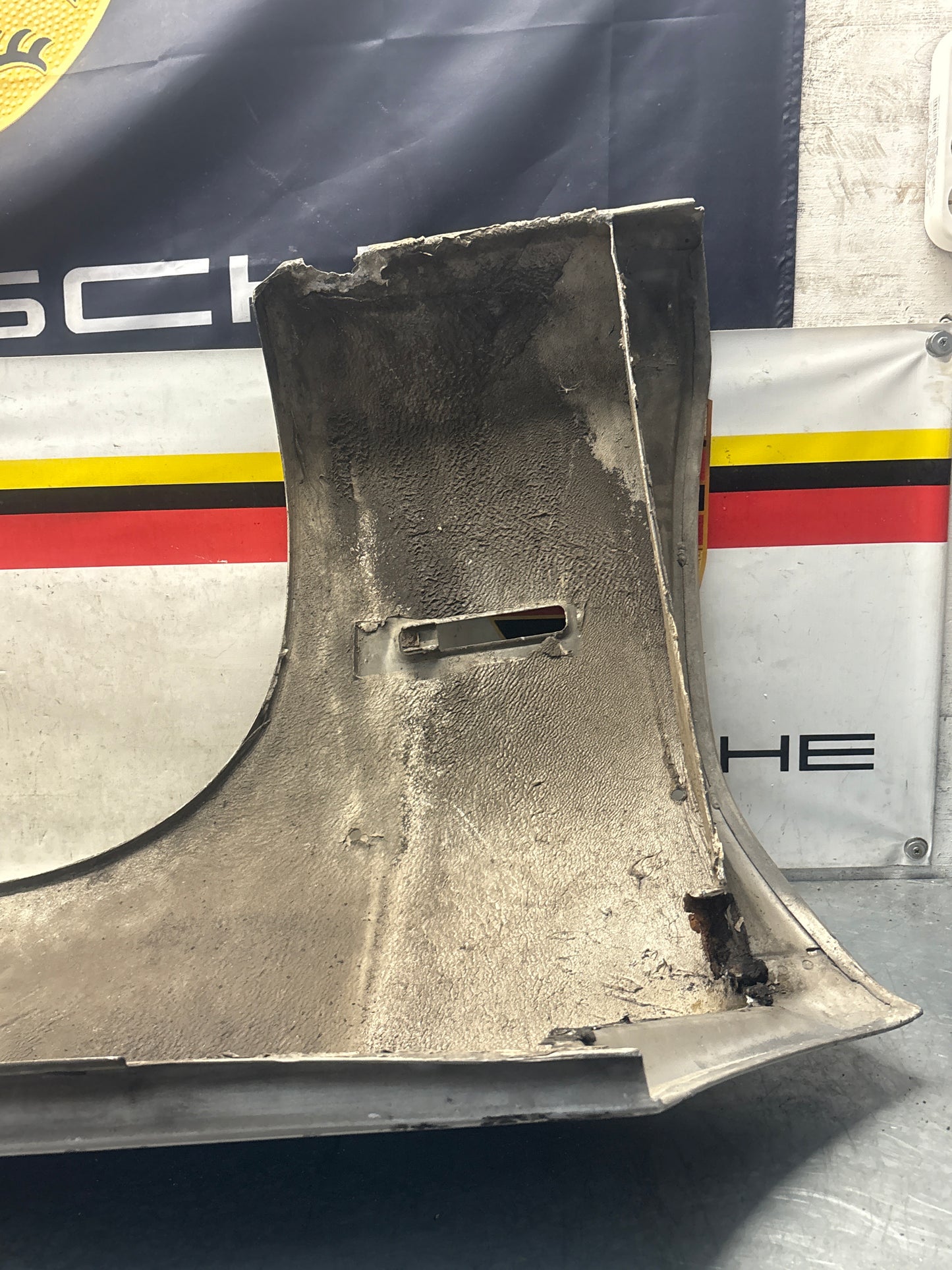 Porsche 928S front left wing, 92850301103 used