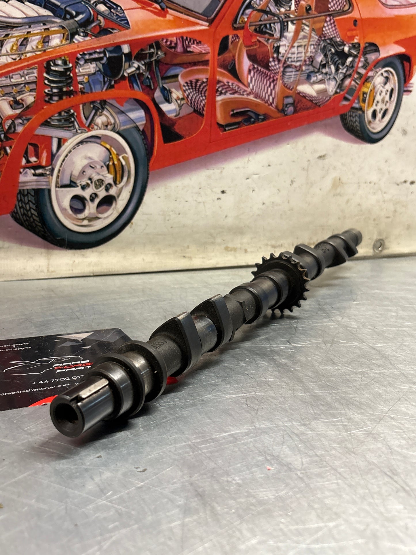 Porsche 928 S3 M28.45/46 engine Camshaft, exhaust side, cylinder 1-4, used 9281052931R / 92810529308
