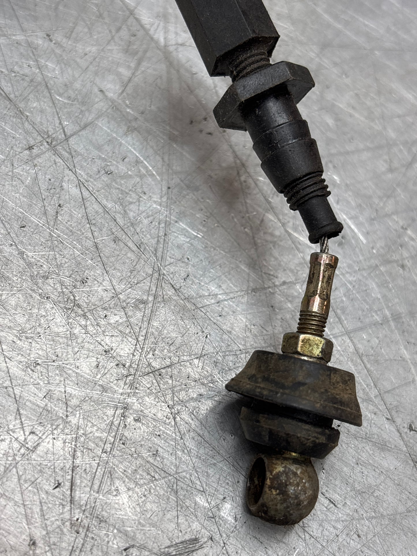 Porsche 928 RHD accelerator cable 1978-82, used 92742302305