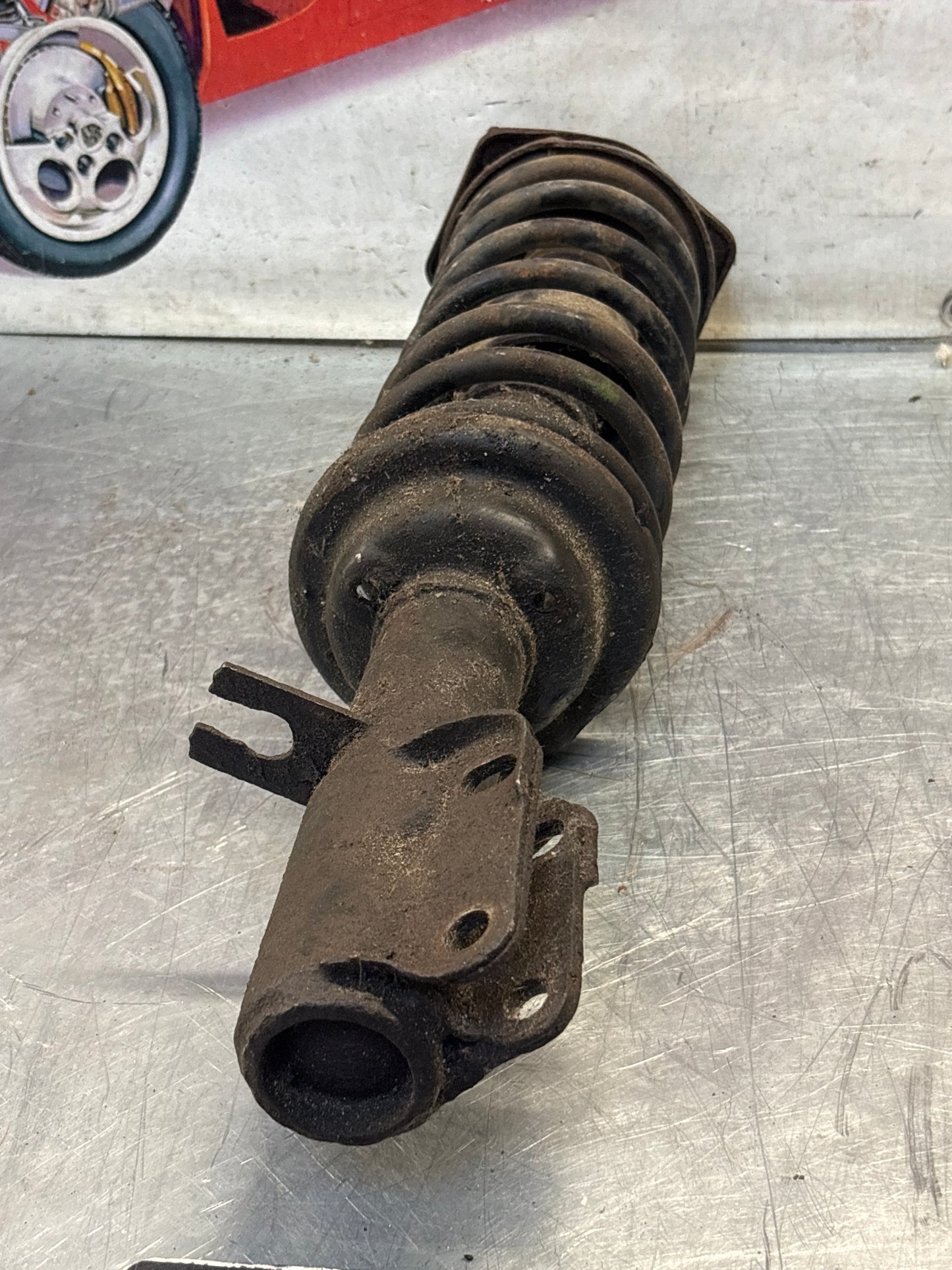 Porsche 944 in anticipo, gamba della sospensione destra 924S, usata, ricambio o riparazione
