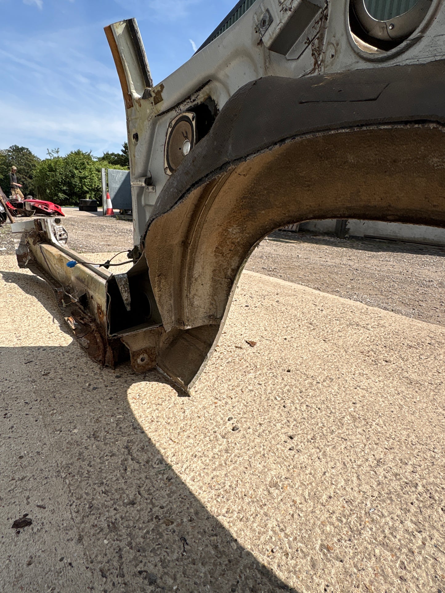 Porsche 924 right side cut, rear fender with sill