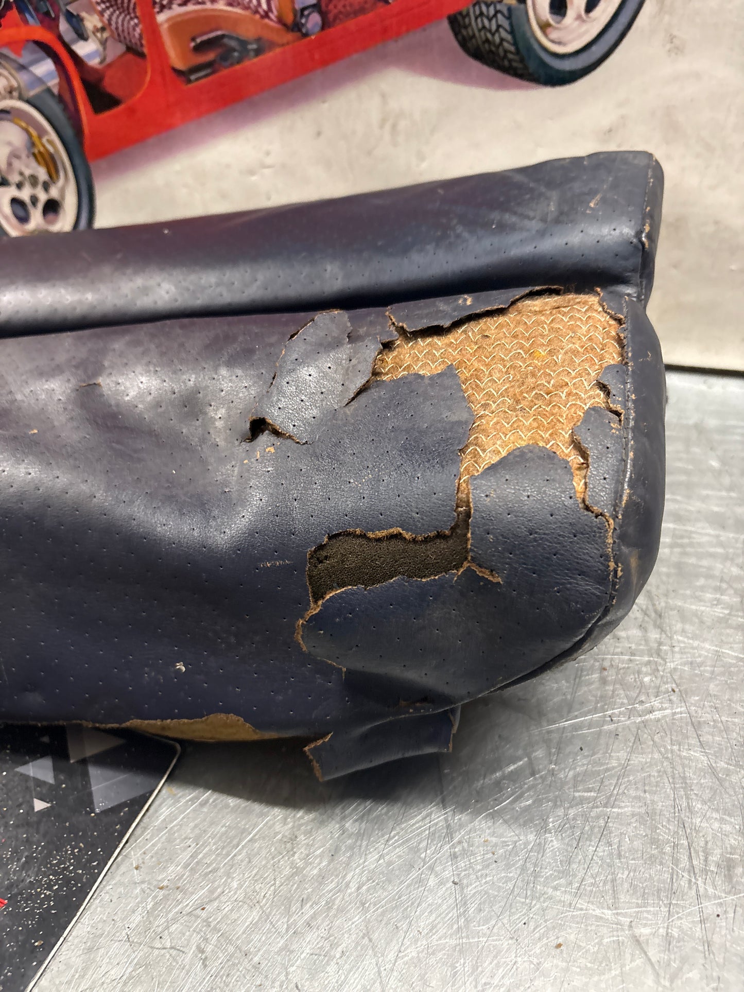 Porsche 928 rear left seat cushion, blue, leather, used 92852205951