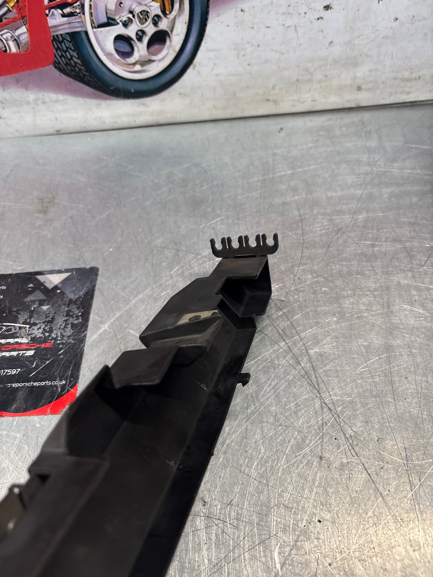 Porsche 968 Cable guide, used 94411028001