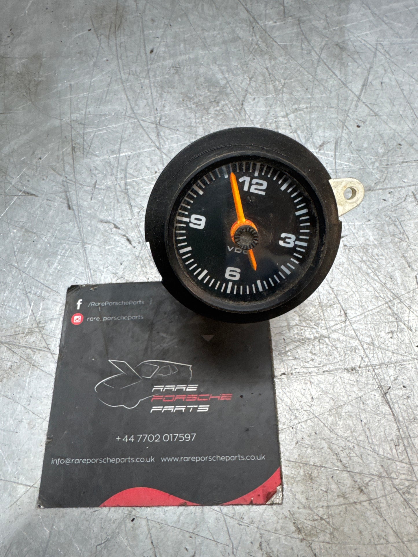 Porsche 928 Dash Center analog clock, used 92864170100
